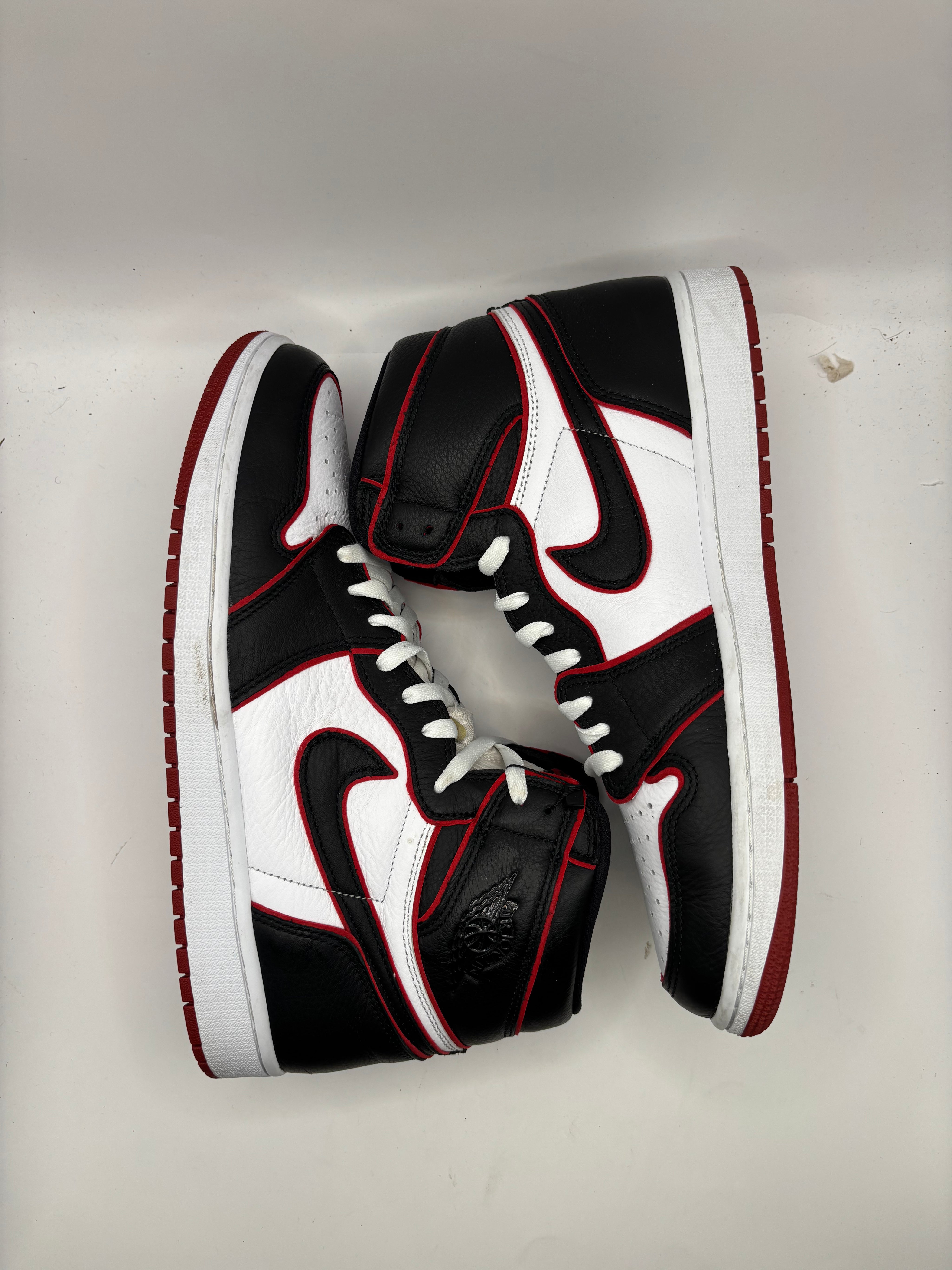 Jordan 1 Retro High Bloodline