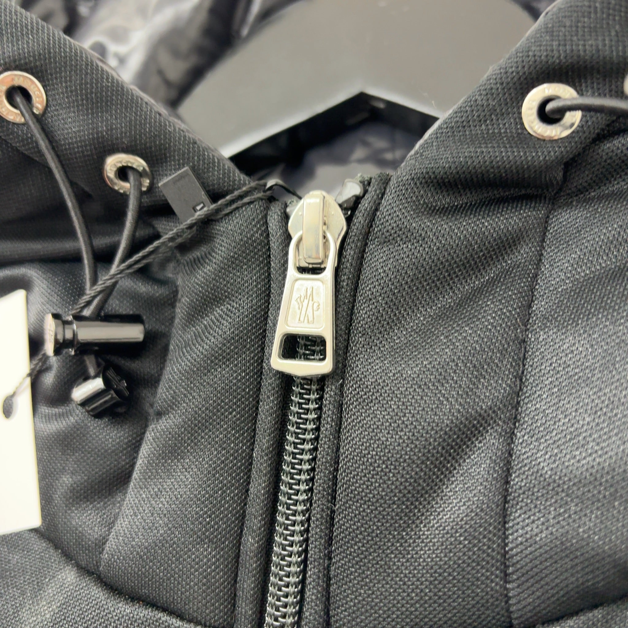 Moncler Sanbesan Short Down Jacket Black