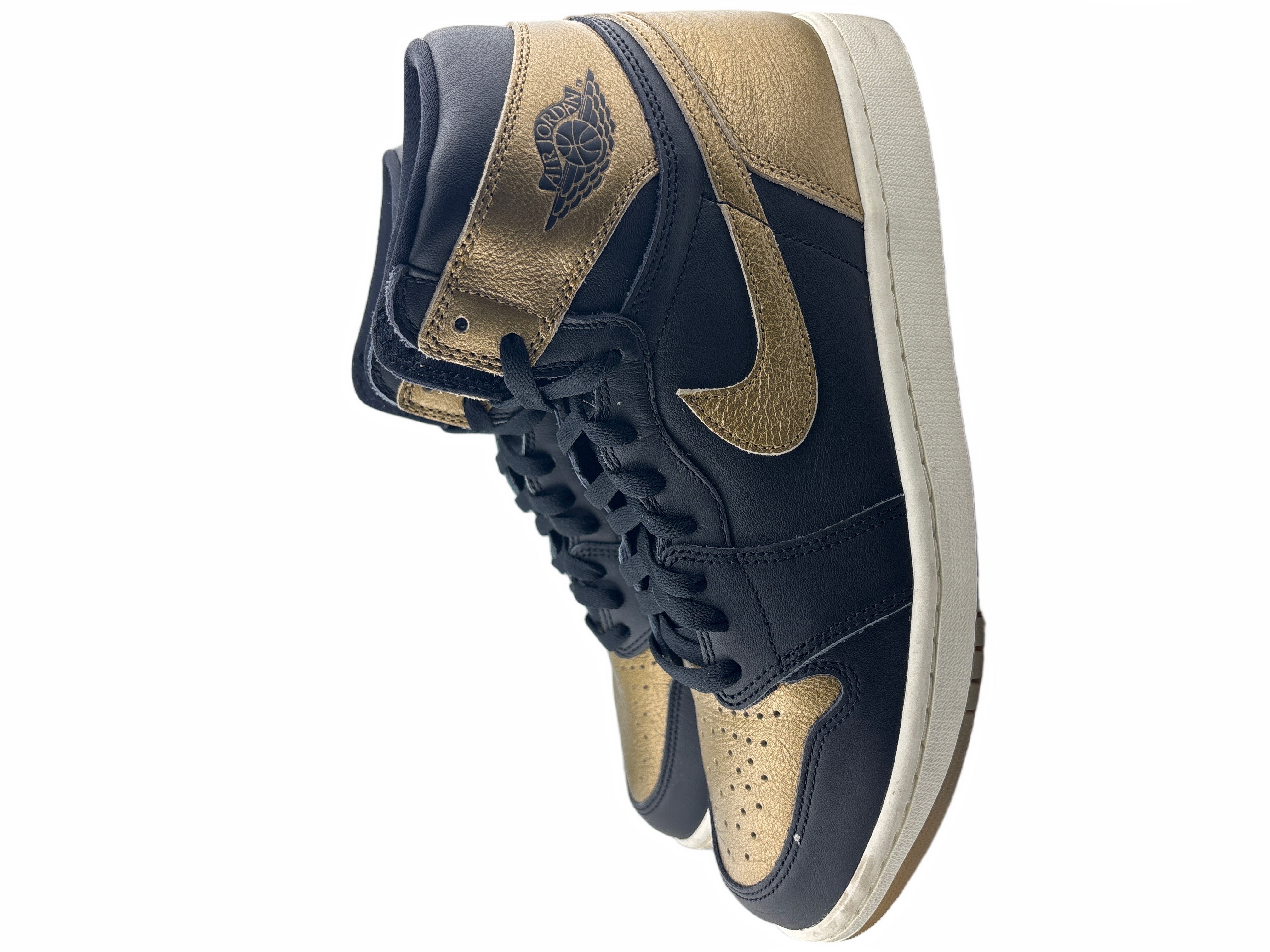 Jordan 1 Retro High OG Black Metallic Gold