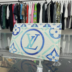 Louis Vuitton Curieuse Card Holder Monogram Giant White Blue