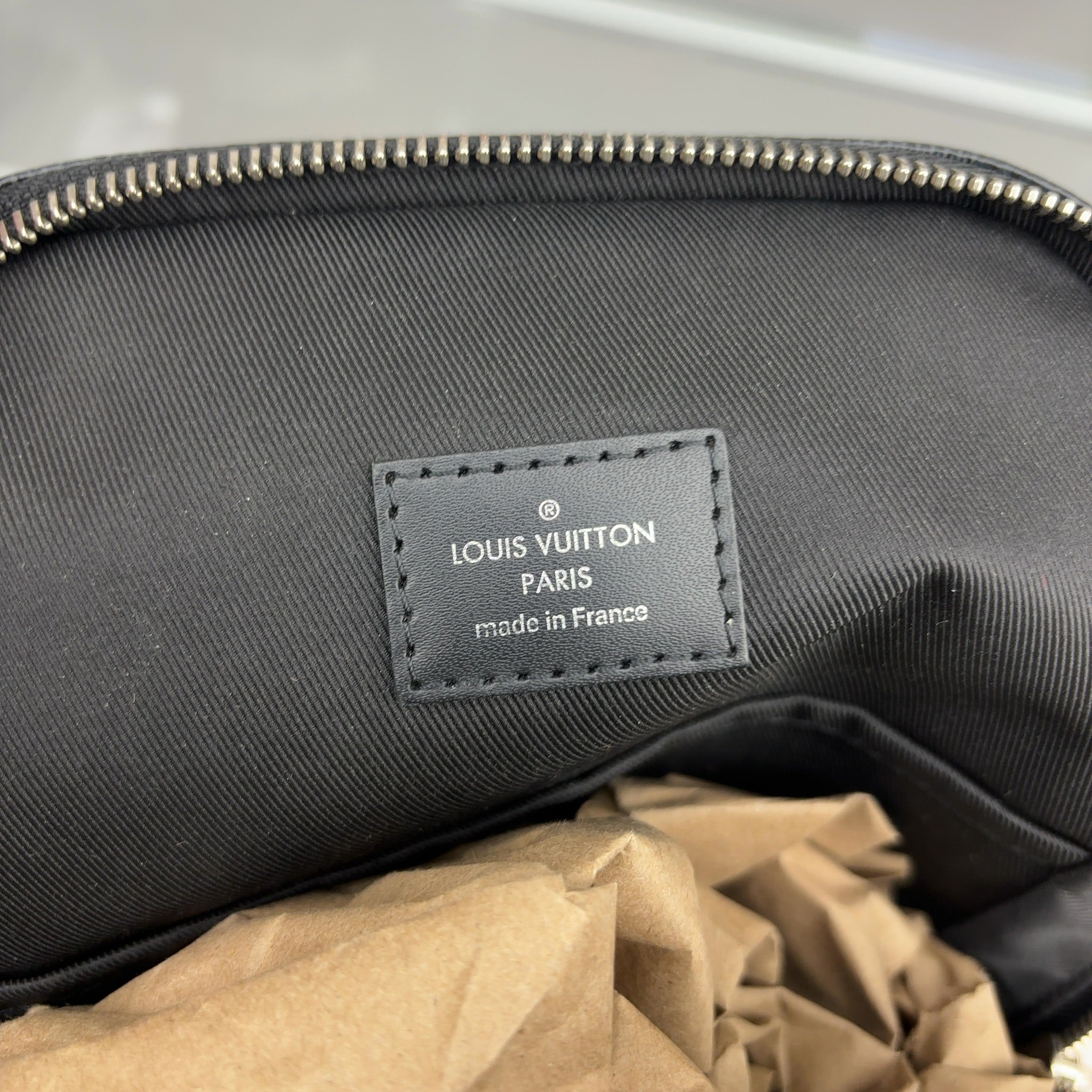 Louis Vuitton Avenue Sling Bag Damier Graphite