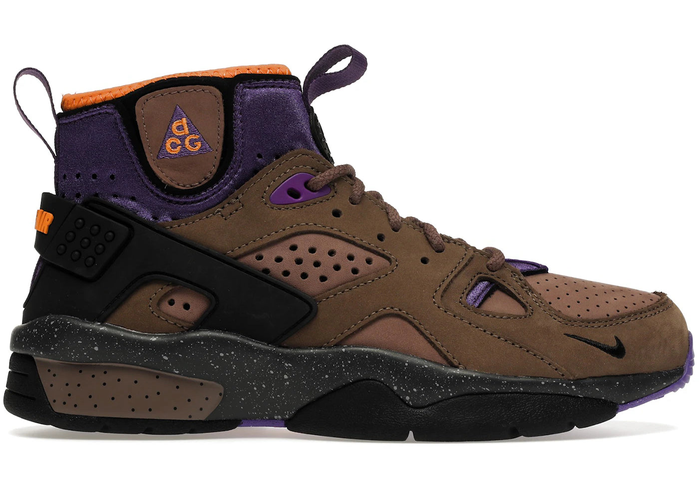 Nike-ACG-Air-Mowabb-OG-Trail-End-Brown-2021-Product.webp