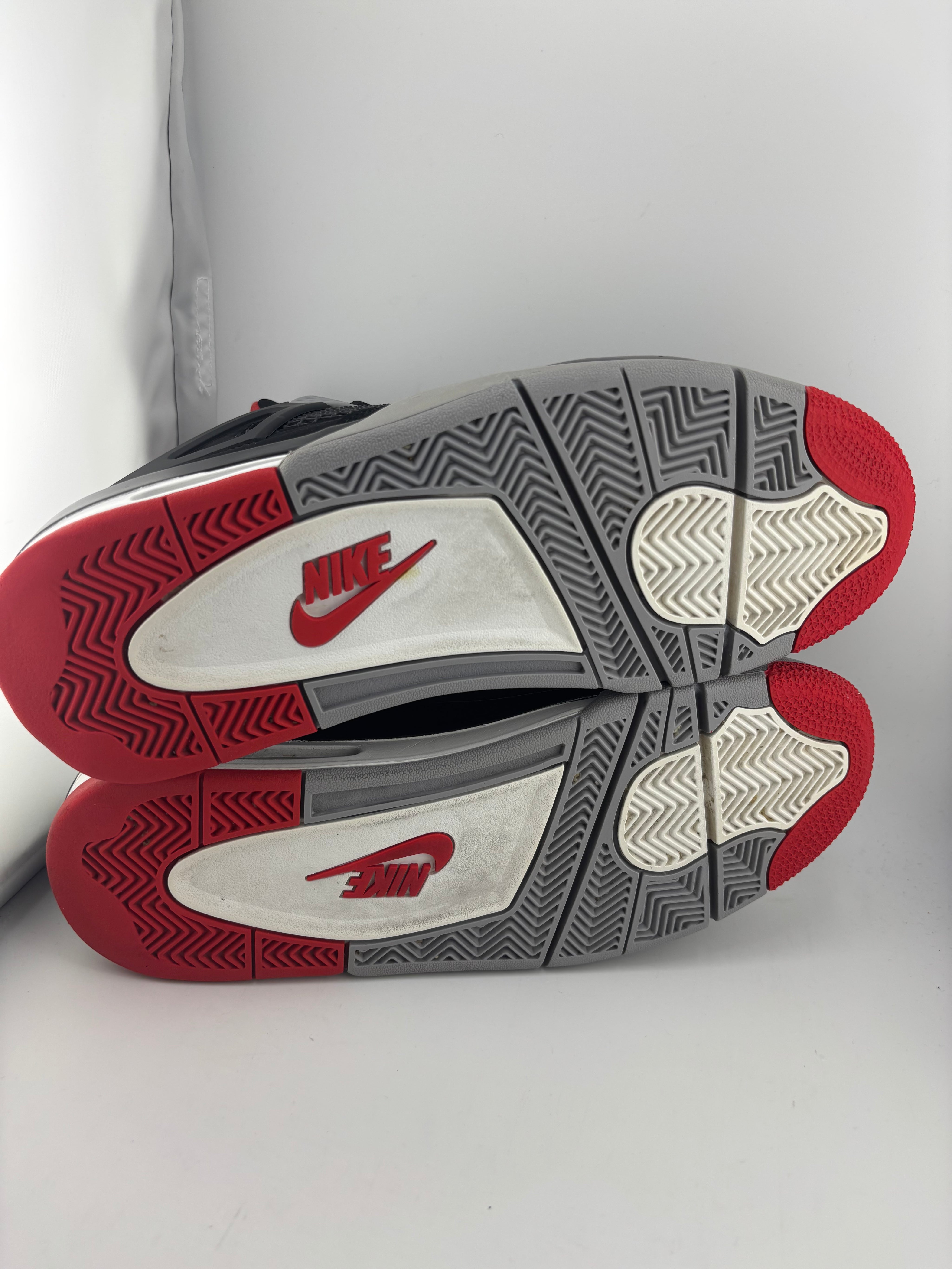 Jordan 4 Retro Bred (2019)