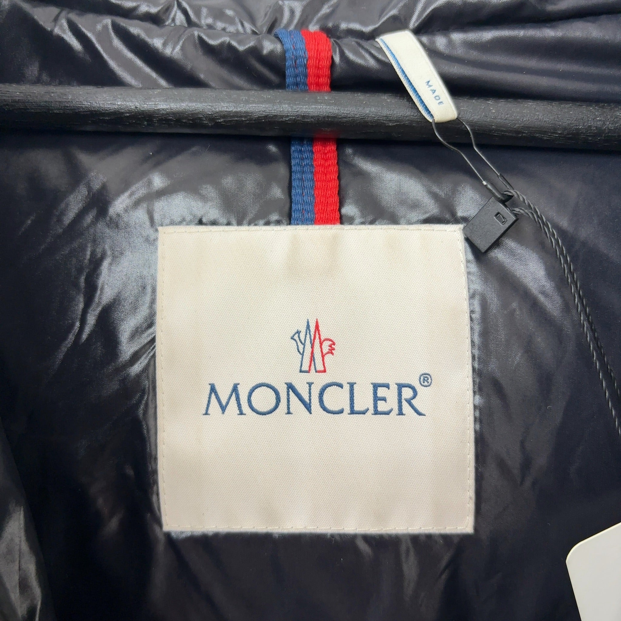 Moncler Sanbesan Short Down Jacket Black