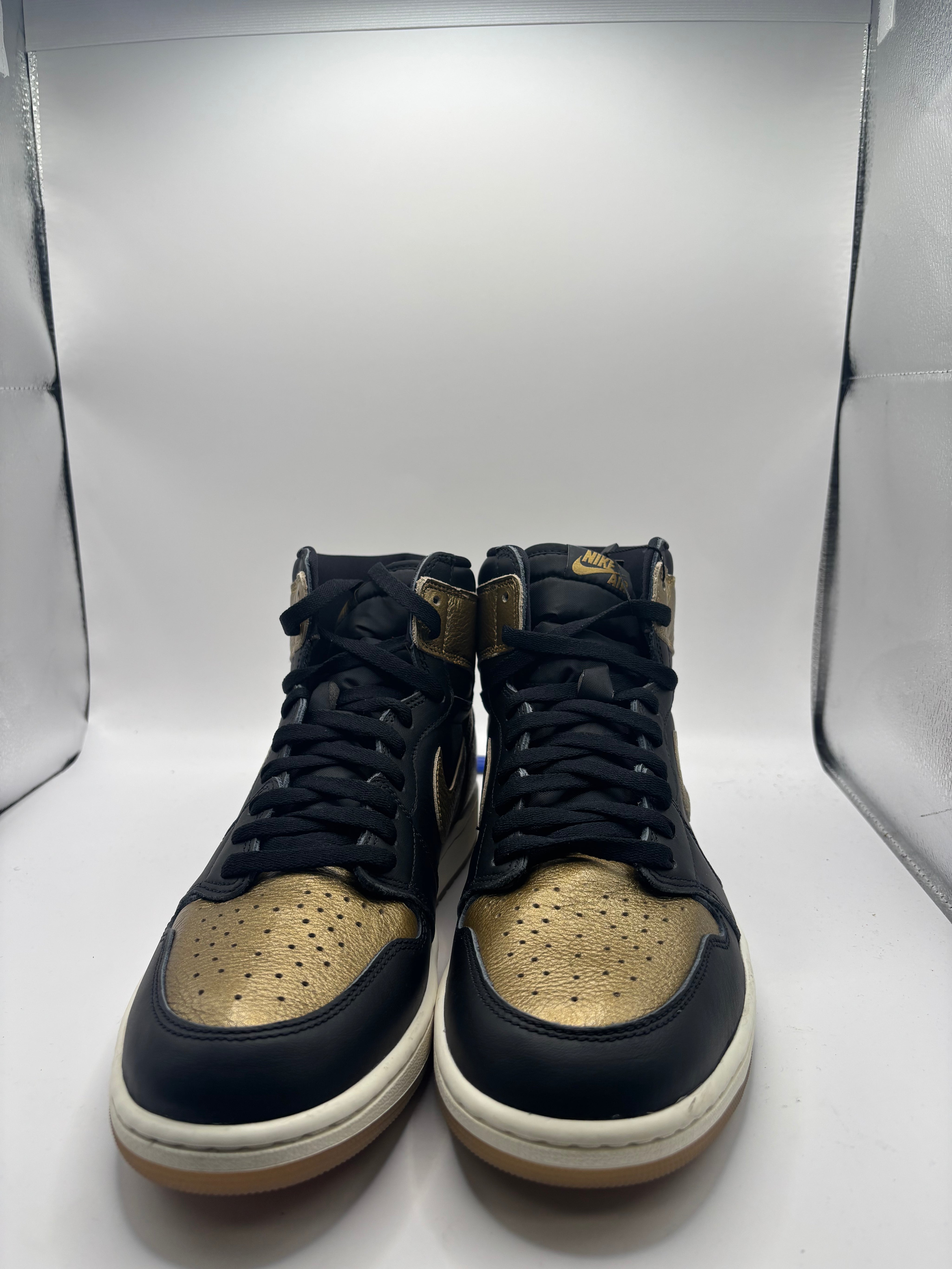 Jordan 1 Retro High OG Black Metallic Gold