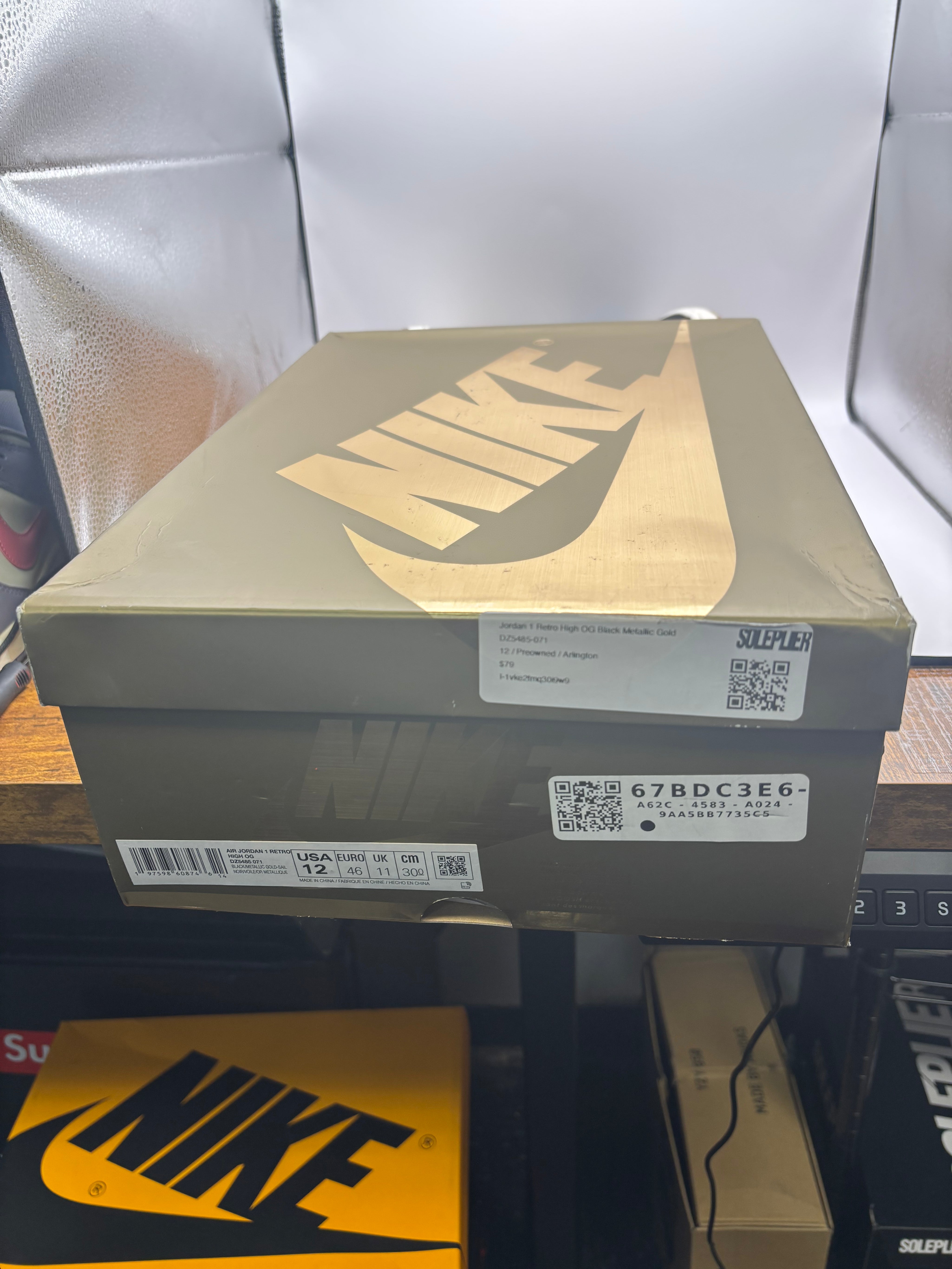Jordan 1 Retro High OG Black Metallic Gold