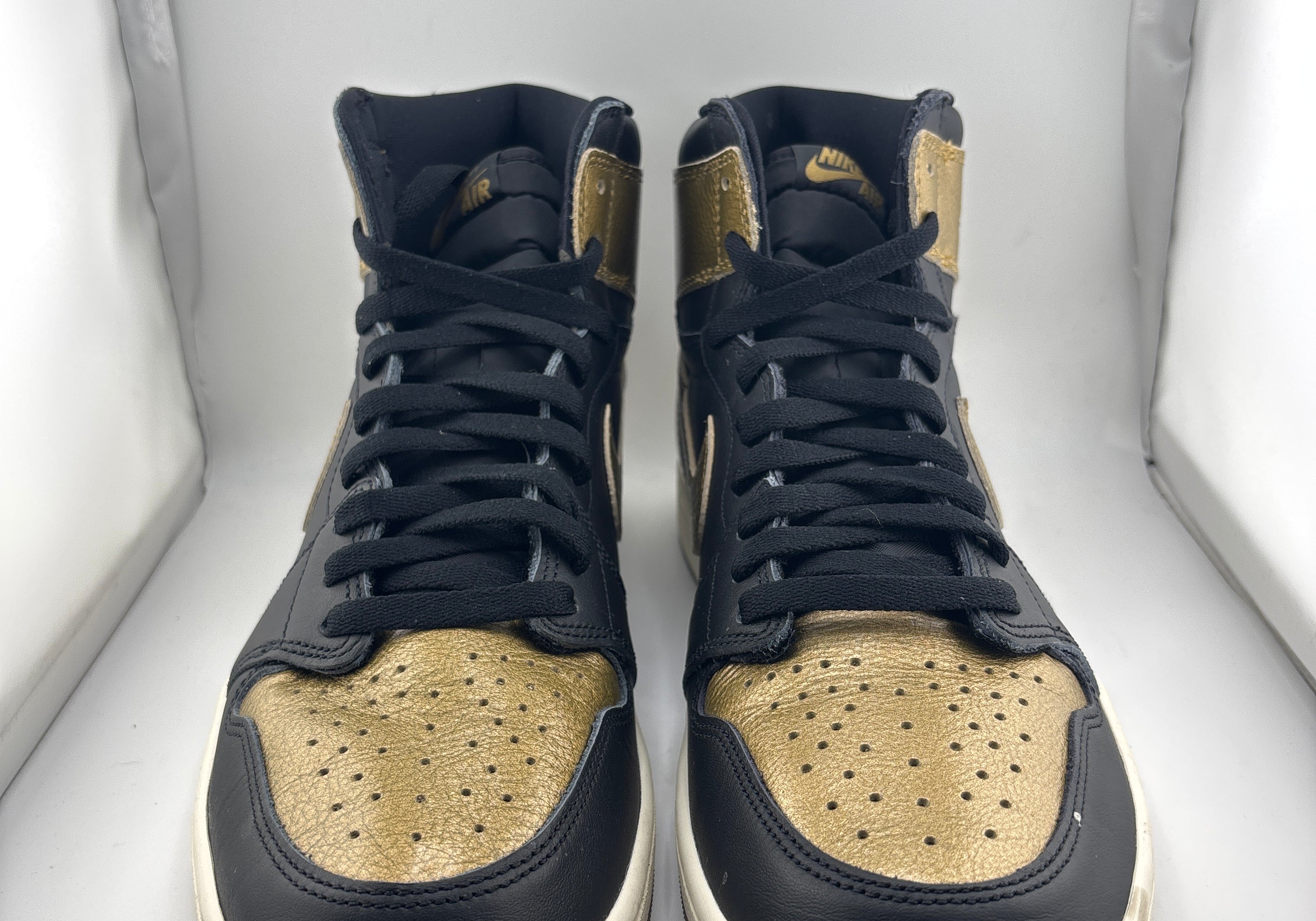 Jordan 1 Retro High OG Black Metallic Gold