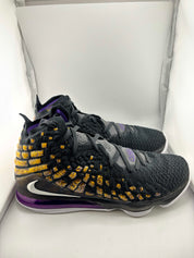 Nike LeBron 17 Lakers