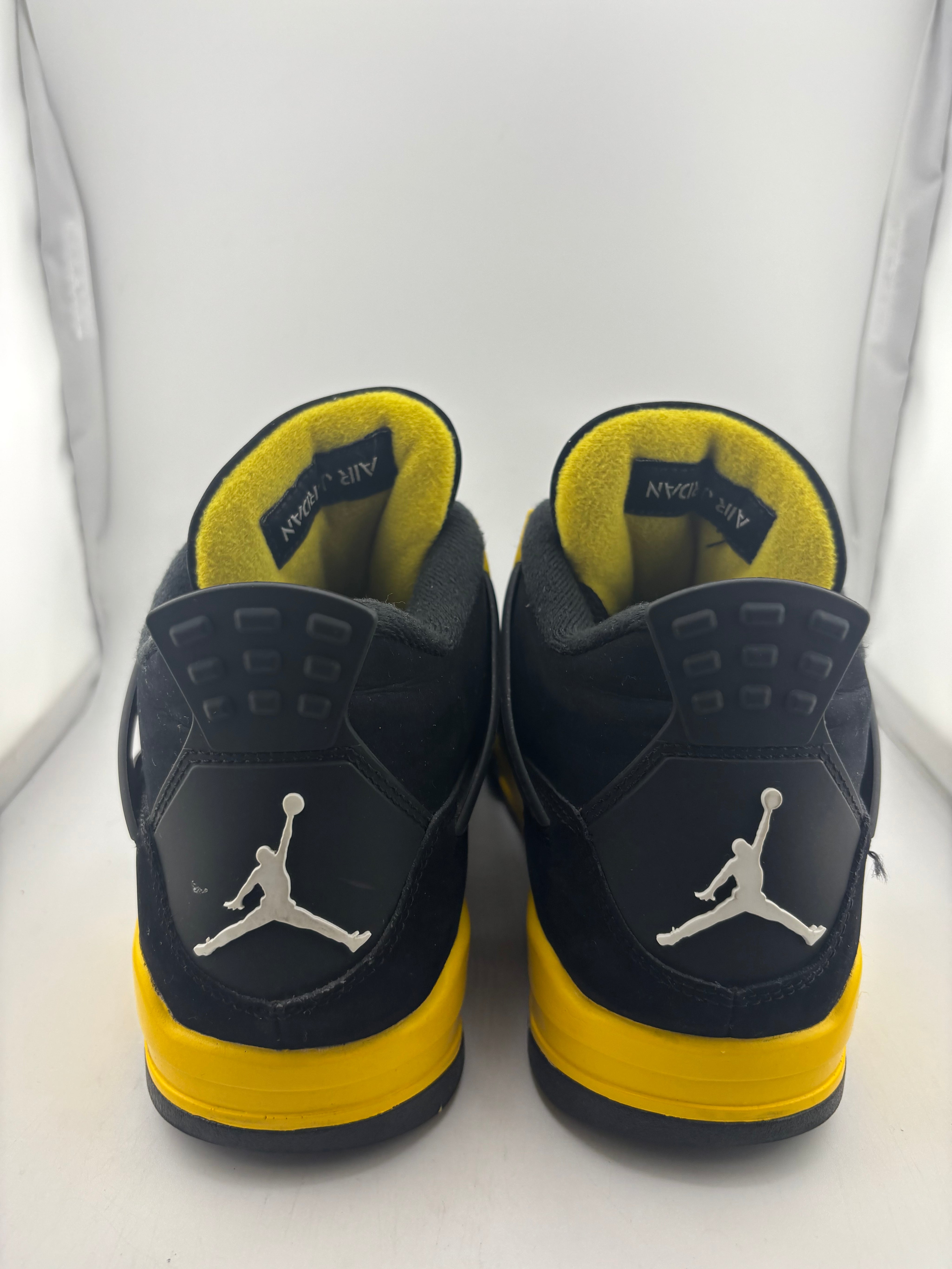 Jordan 4 Retro Thunder (2023)