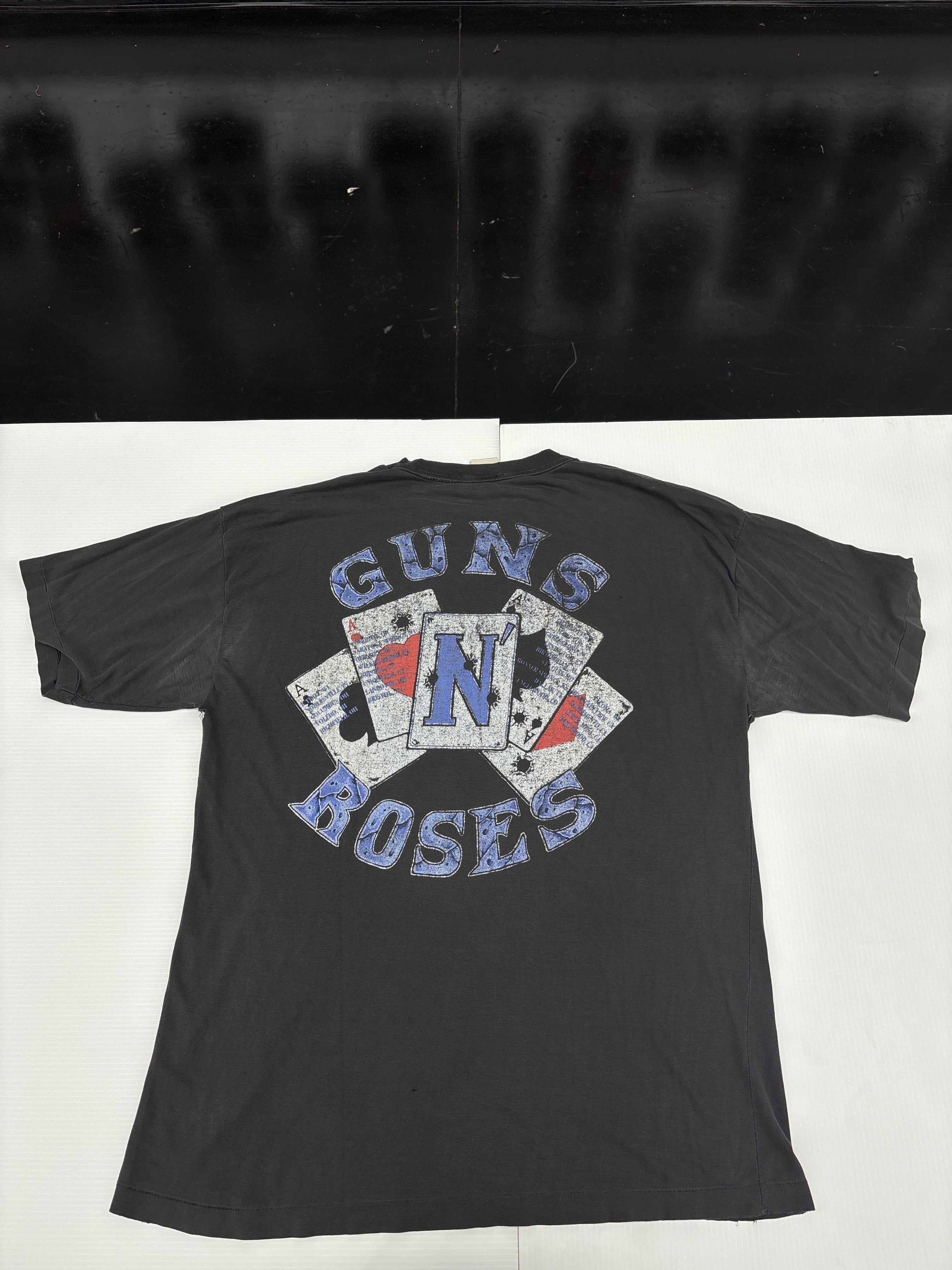 Vintage 1991 Guns N' Roses "Use Your Illusion" tour shirt