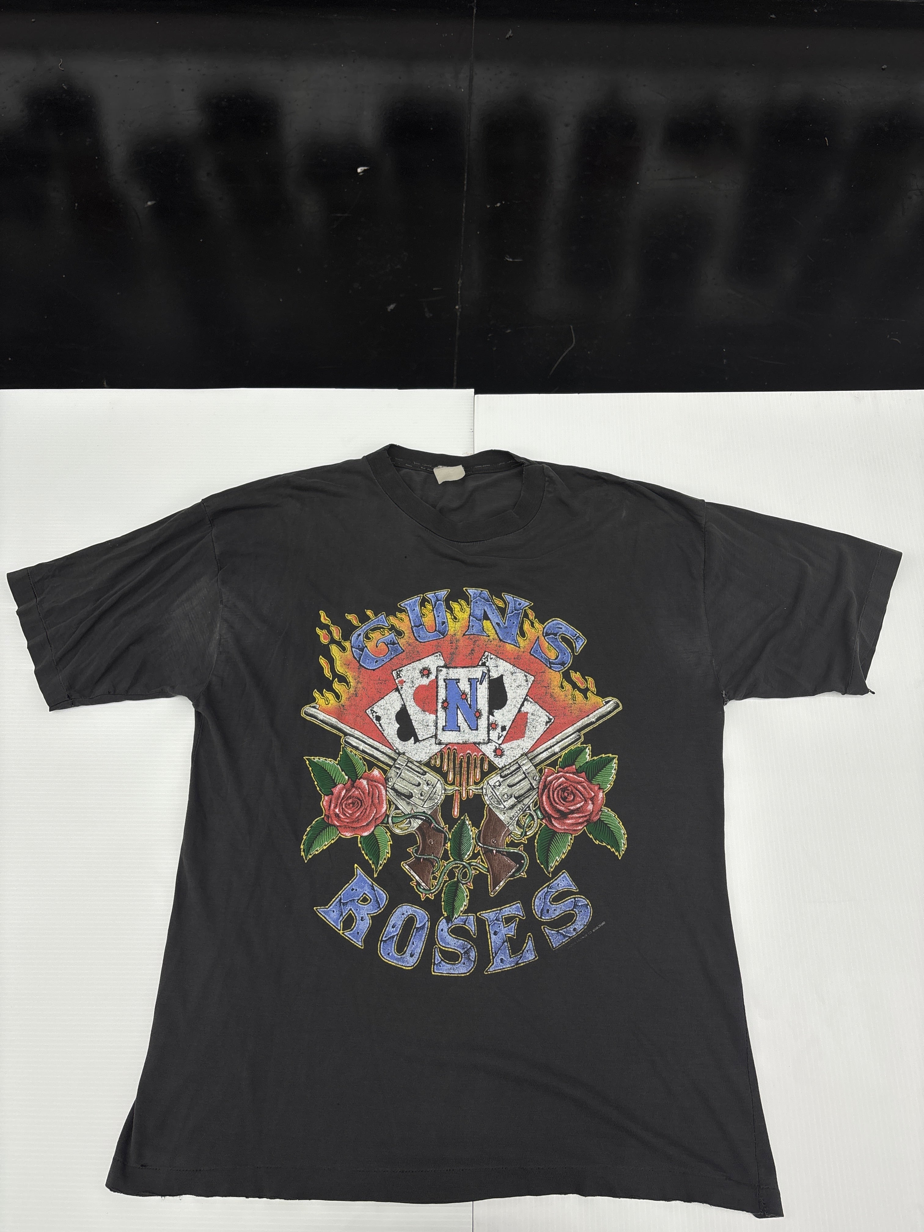 Vintage 1991 Guns N' Roses "Use Your Illusion" tour shirt