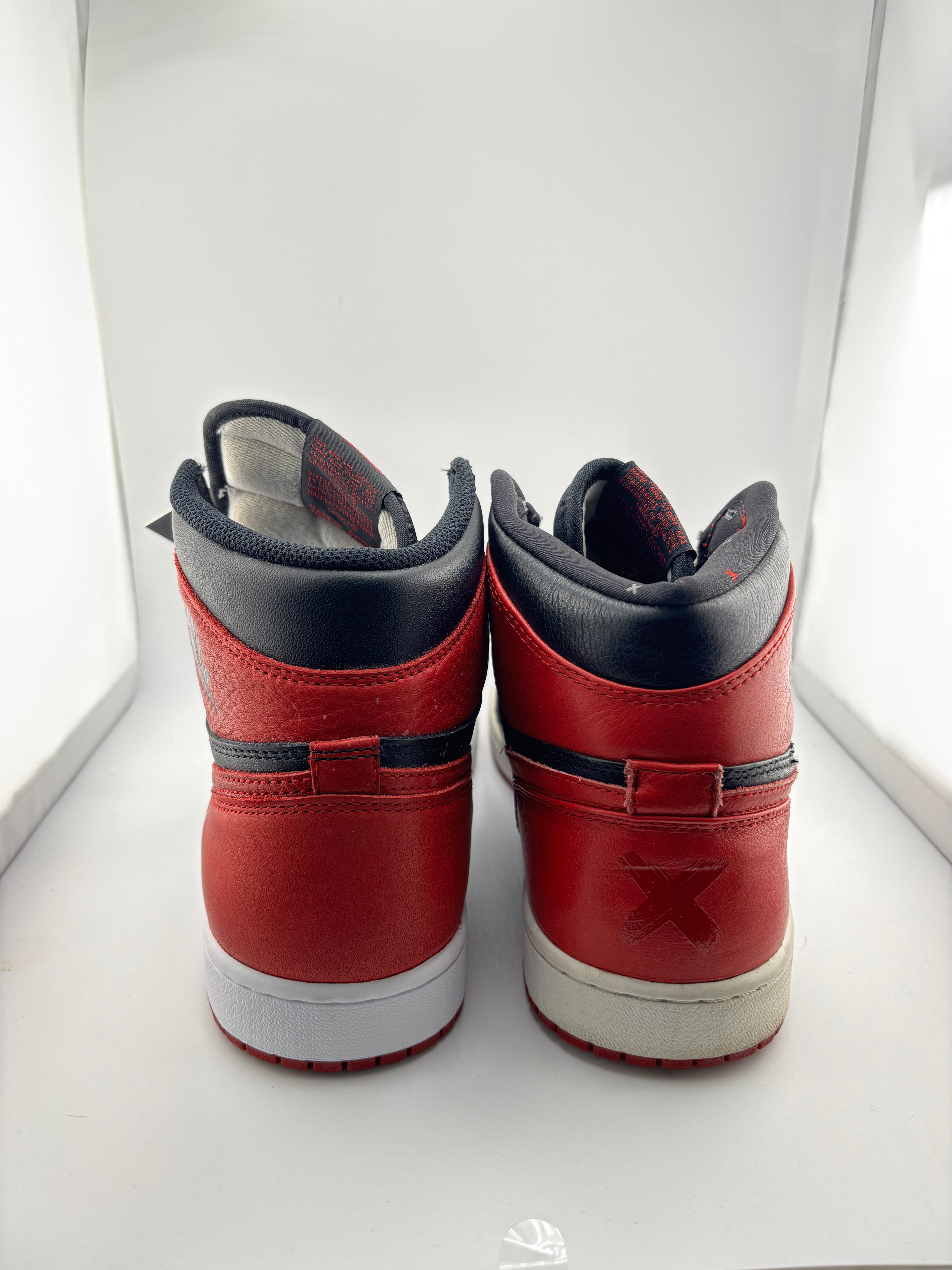 Jordan 1 Retro Banned (B-Grade) (2011)