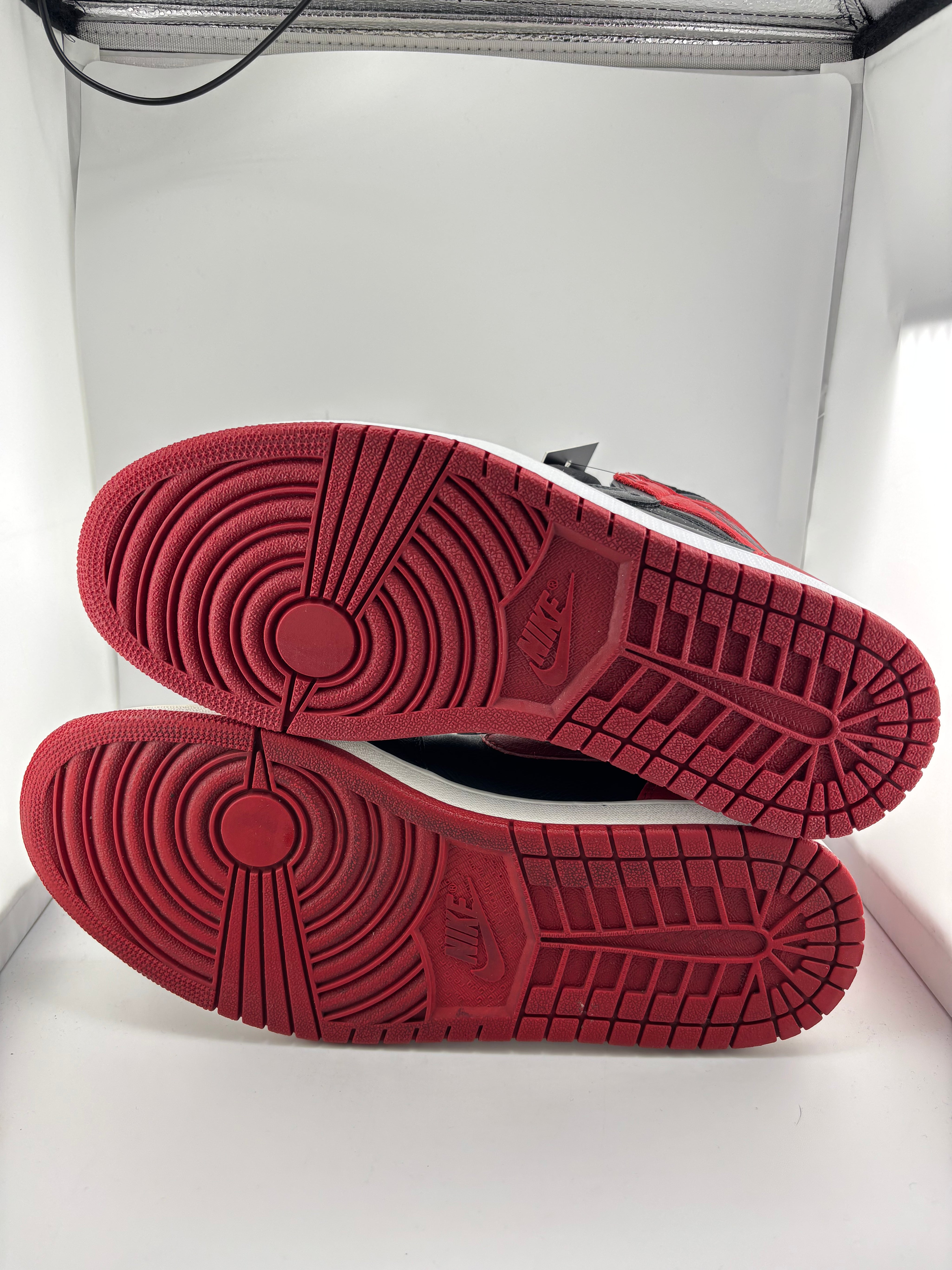 Jordan 1 Retro Banned (B-Grade) (2011)