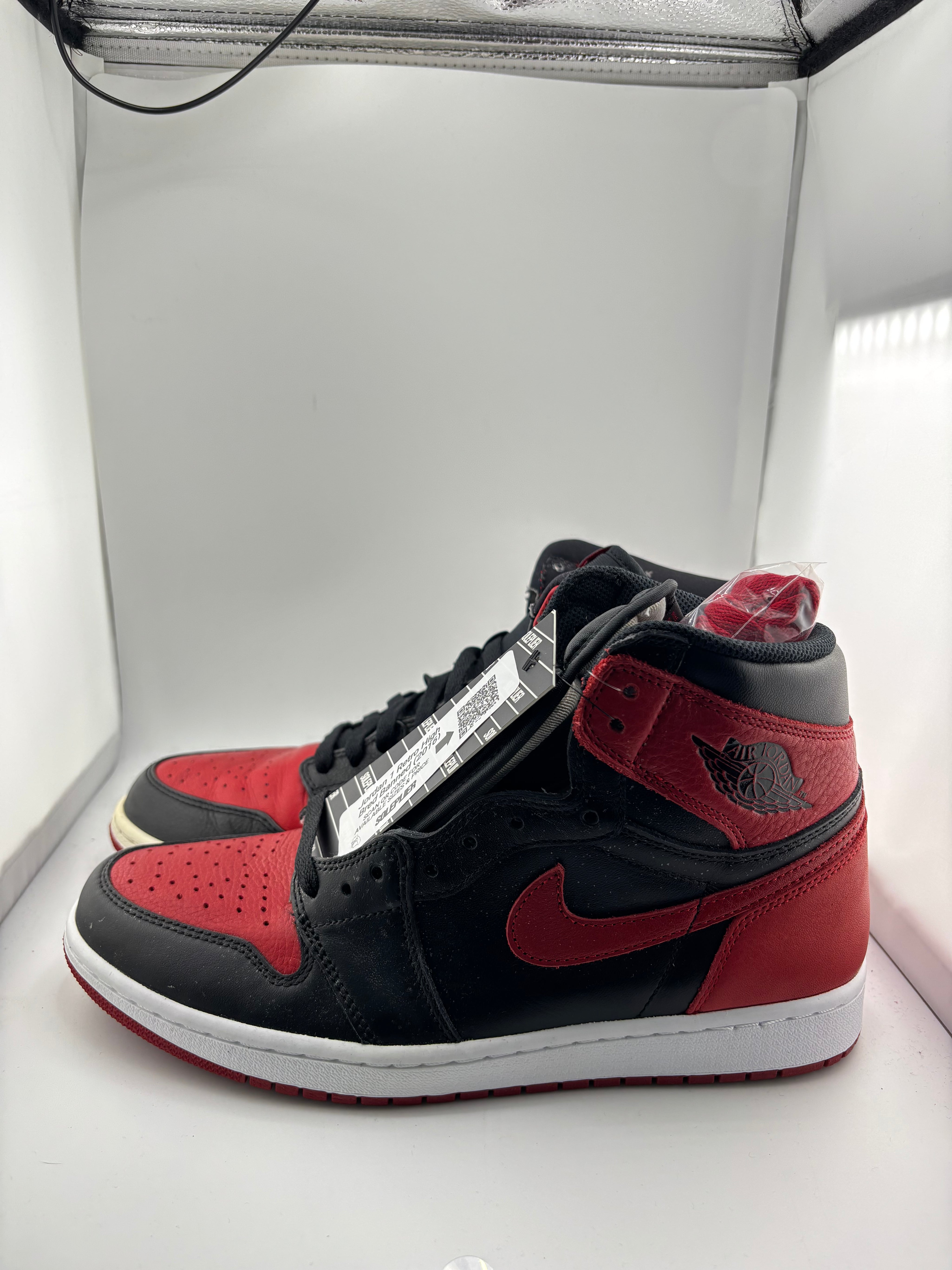 Jordan 1 Retro Banned (B-Grade) (2011)