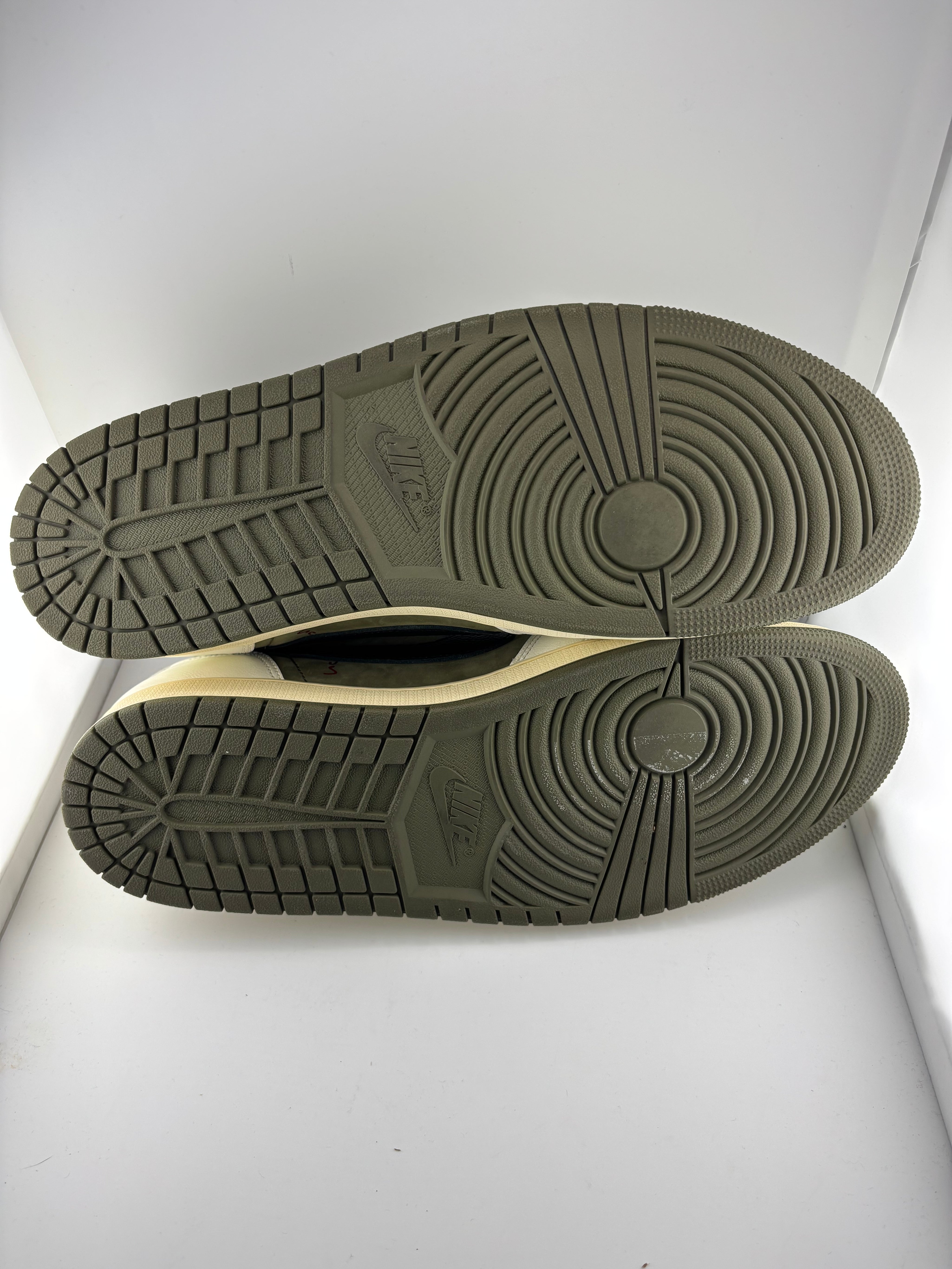 Jordan 1 Retro Low OG SP Travis Scott Medium Olive