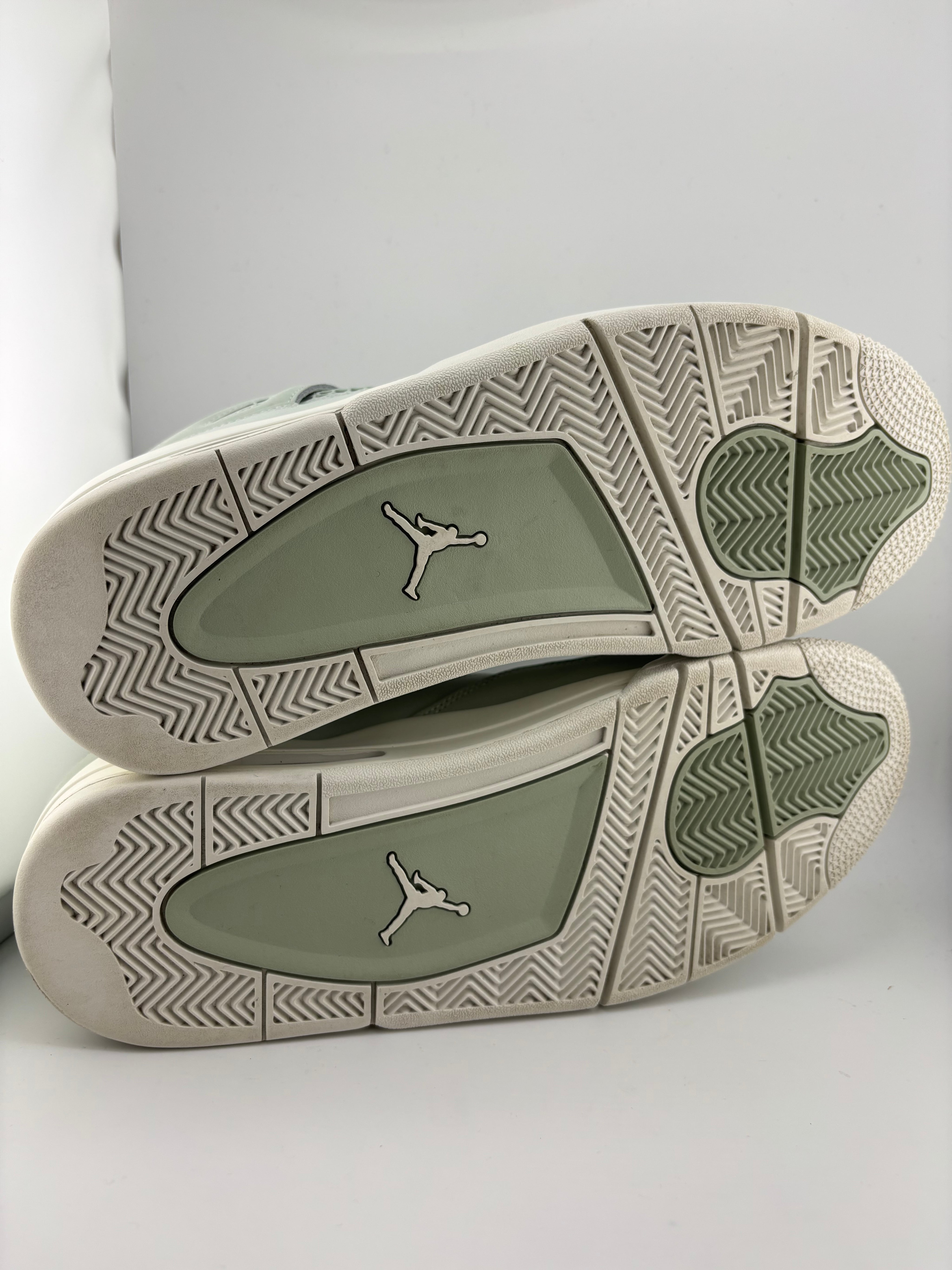 Jordan 4 Retro Abundance Seafoam Sail (Women's)