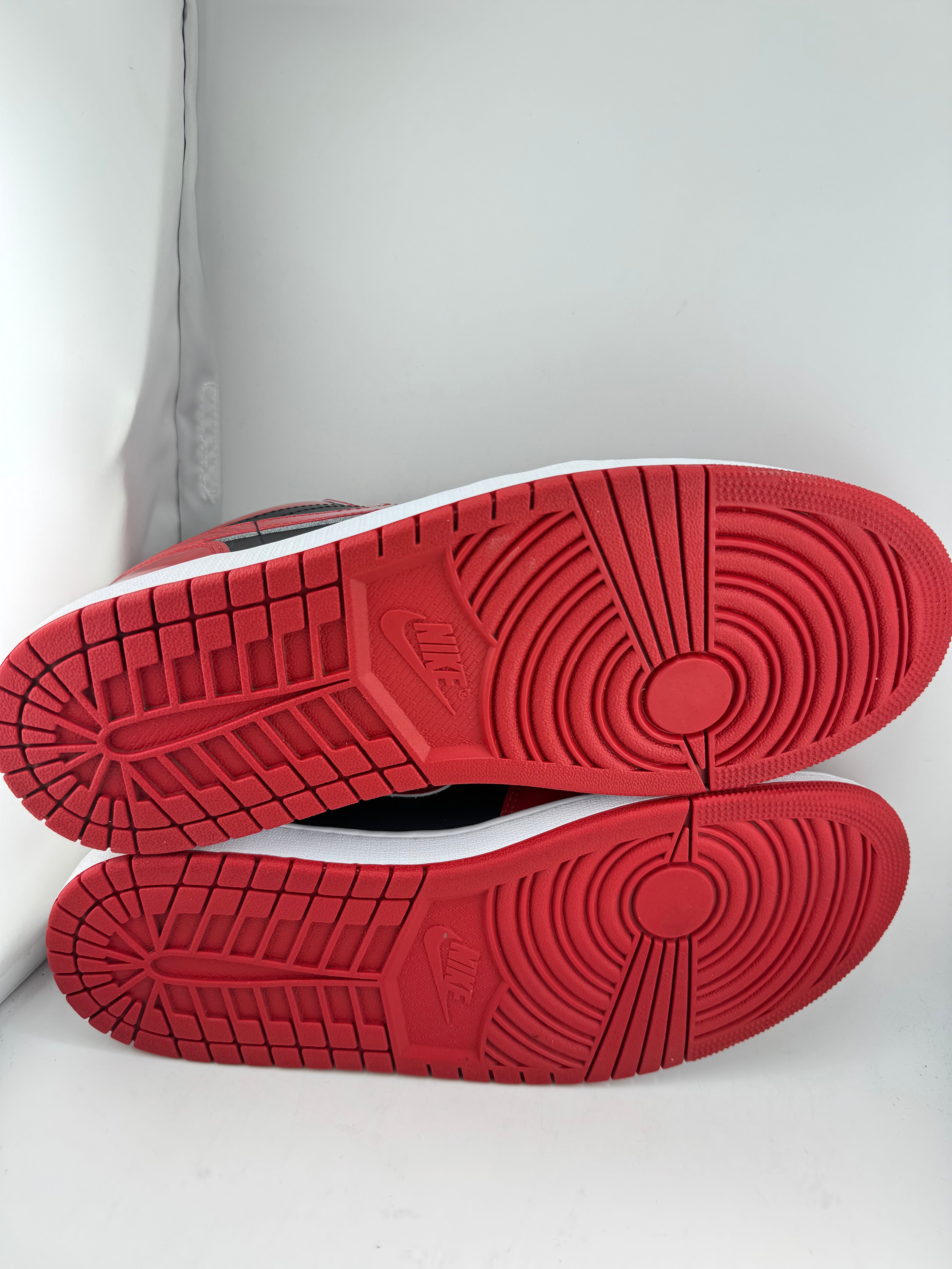 Jordan 1 Low SE Patent Varsity Red Black