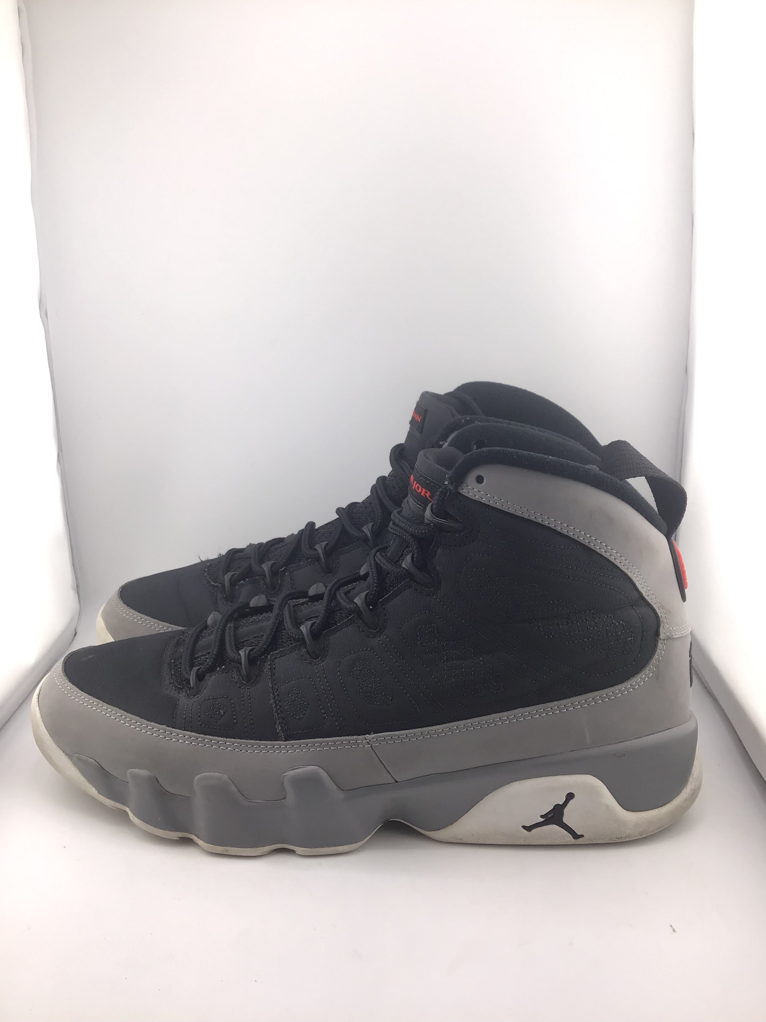 Jordan 9 Retro Particle Grey