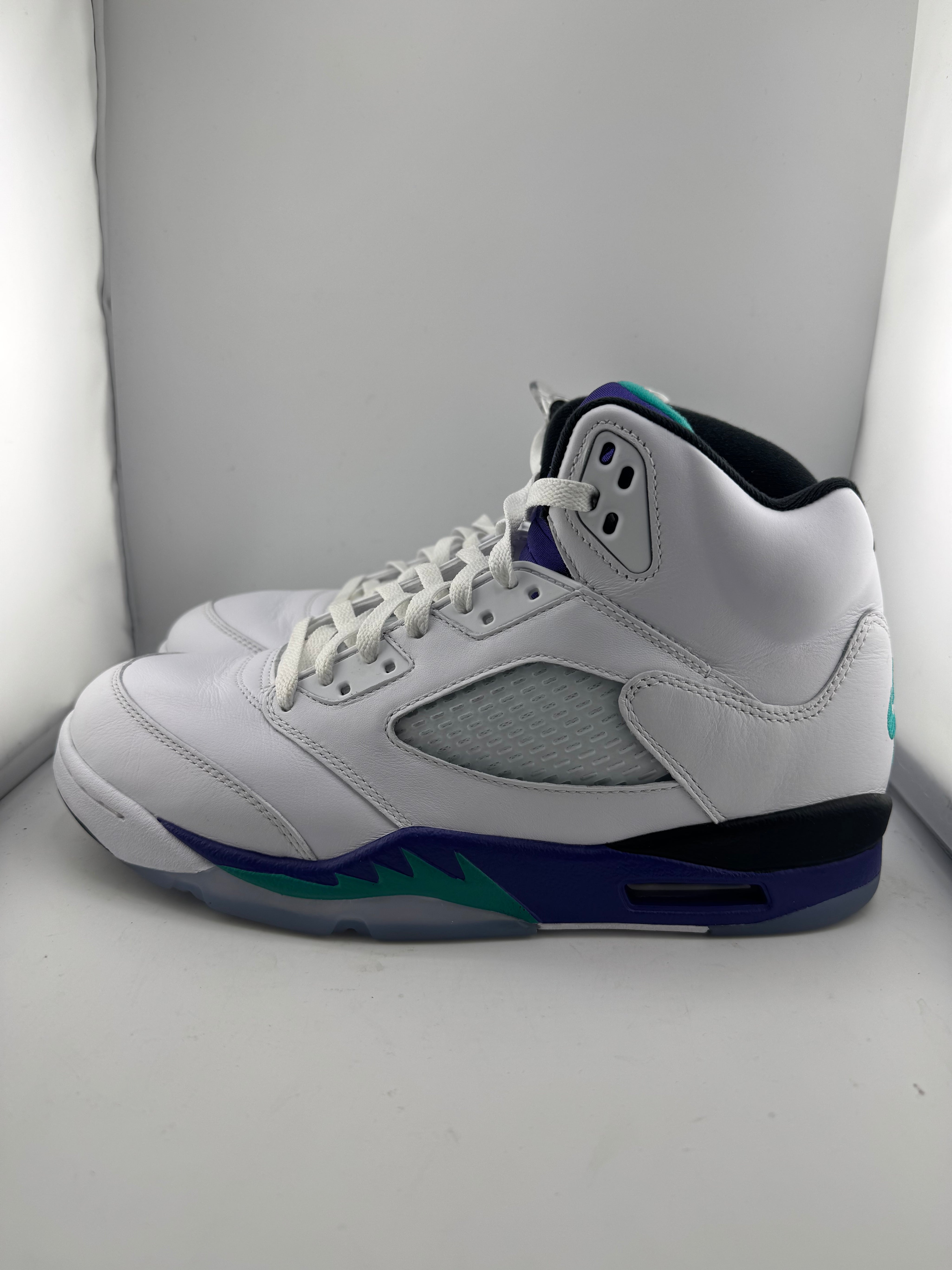 Jordan 5 Retro Grape (2025)