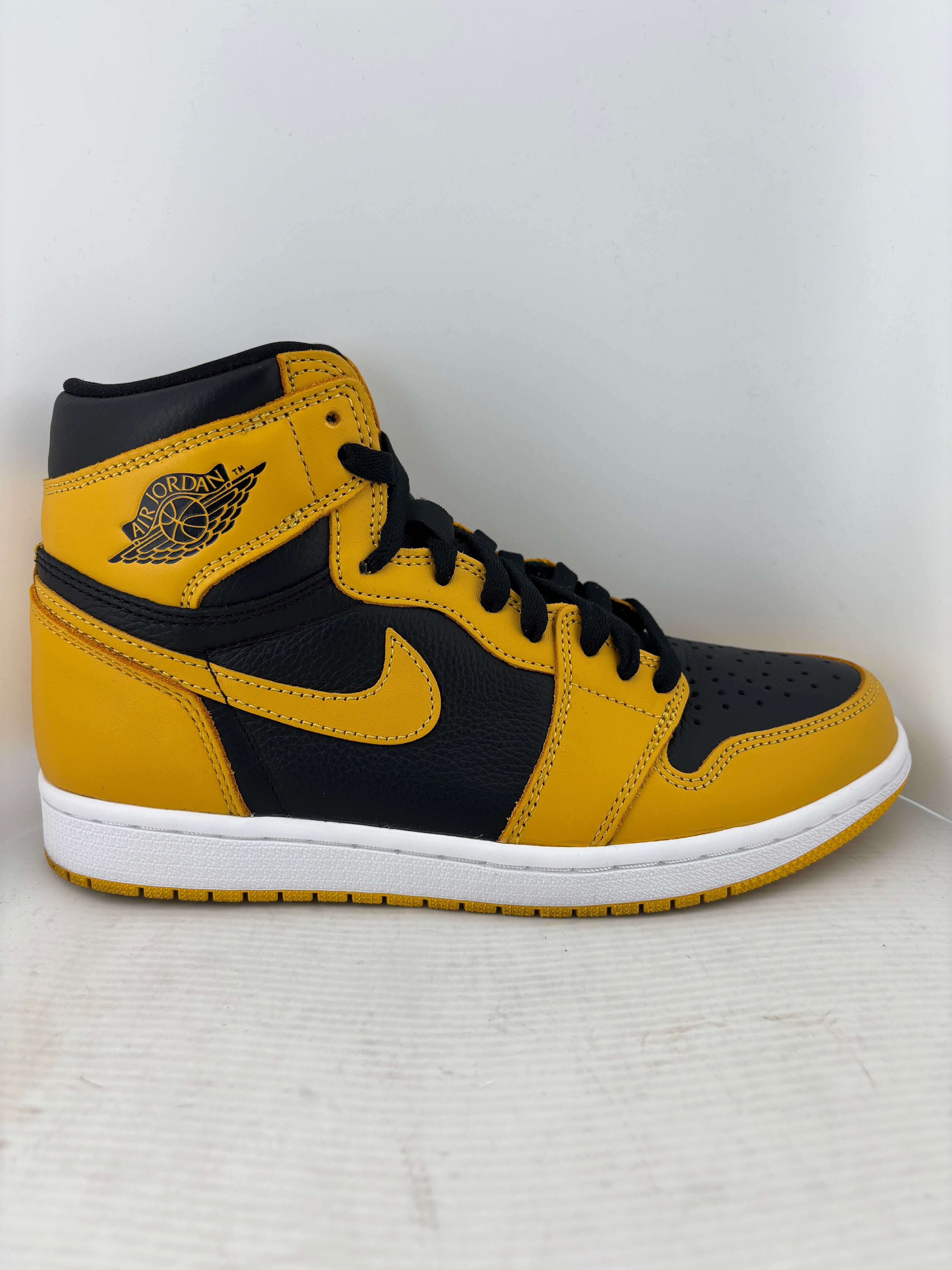 Jordan 1 Retro High Pollen