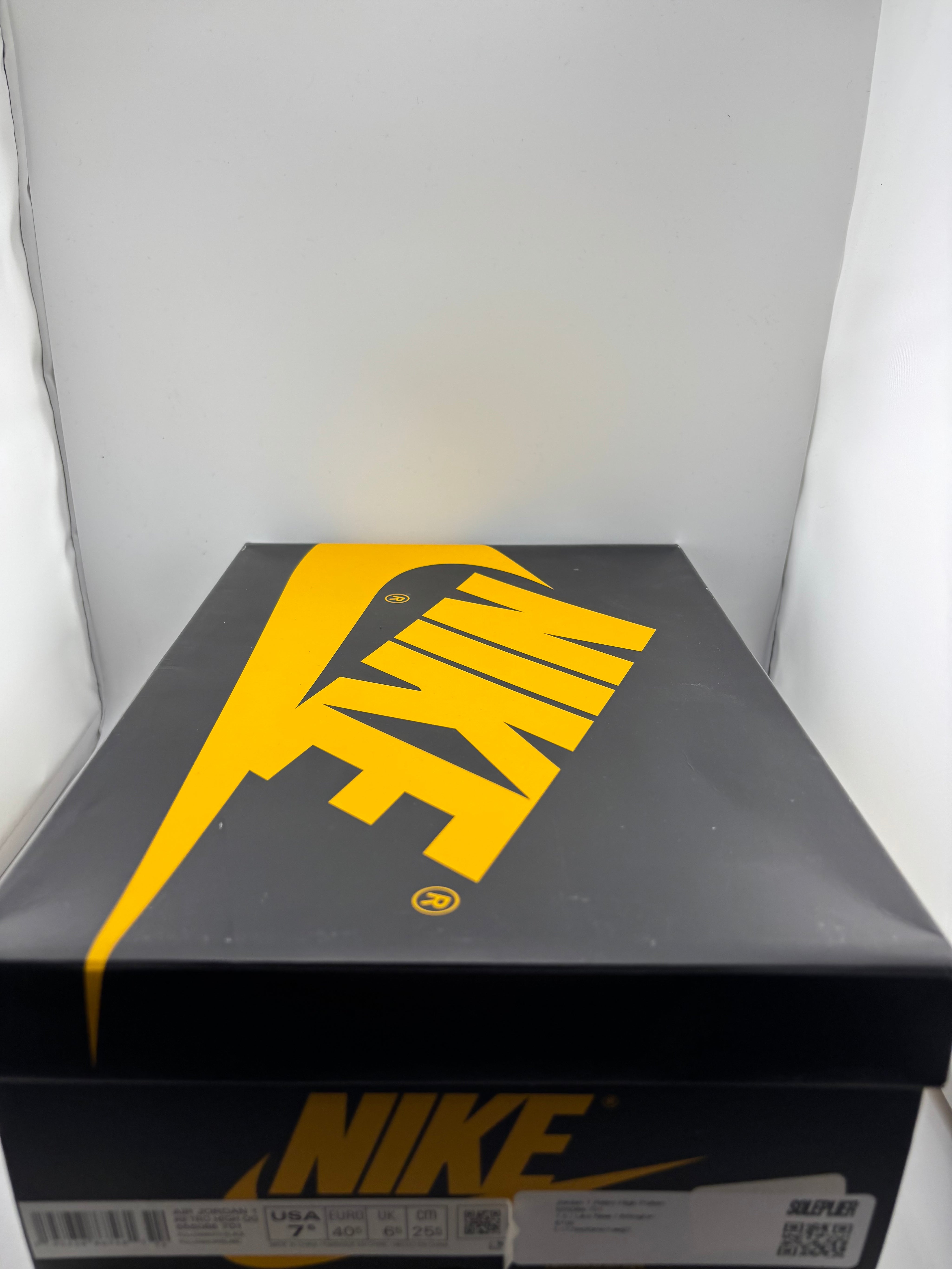 Jordan 1 Retro High Pollen