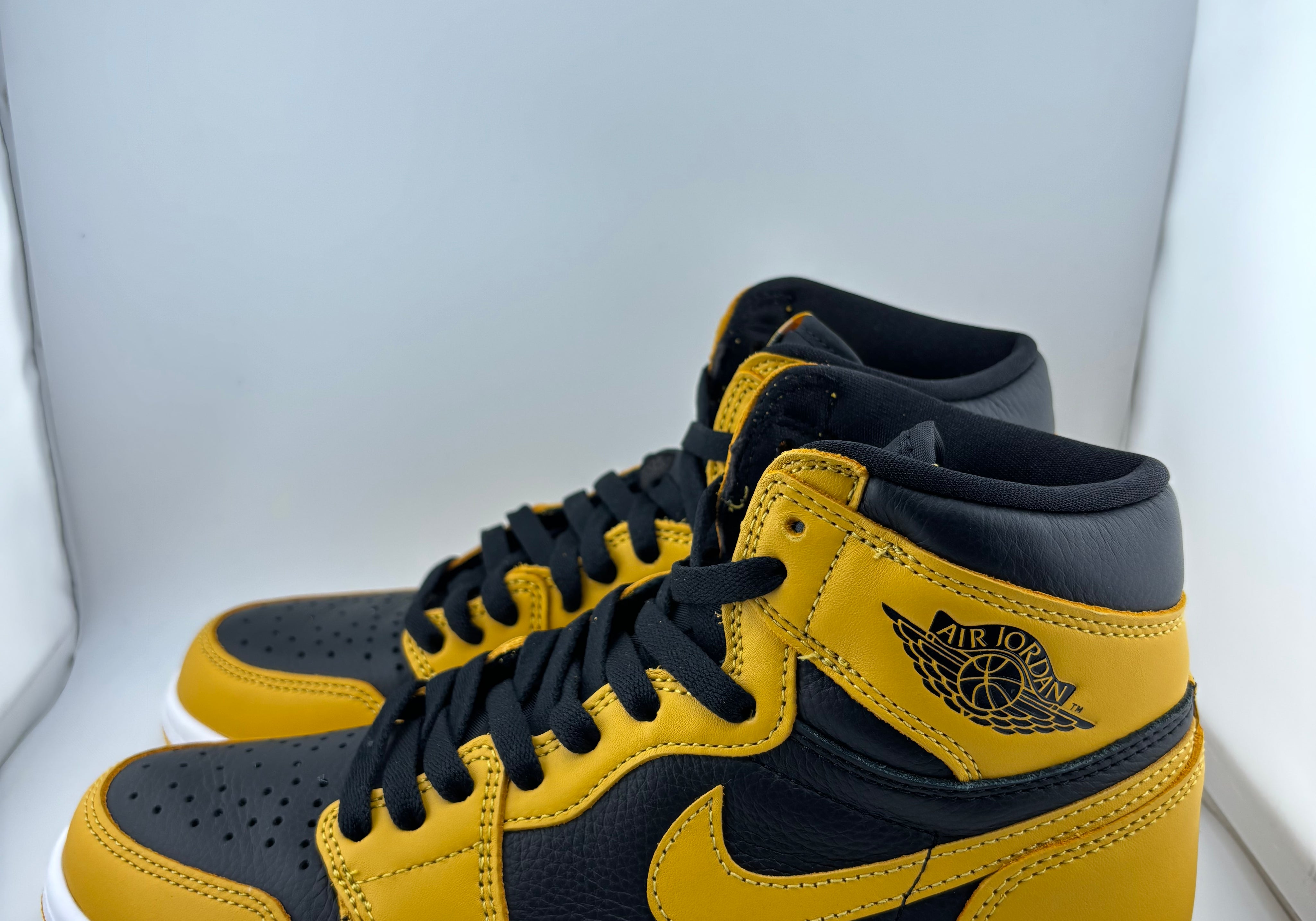 Jordan 1 Retro High Pollen