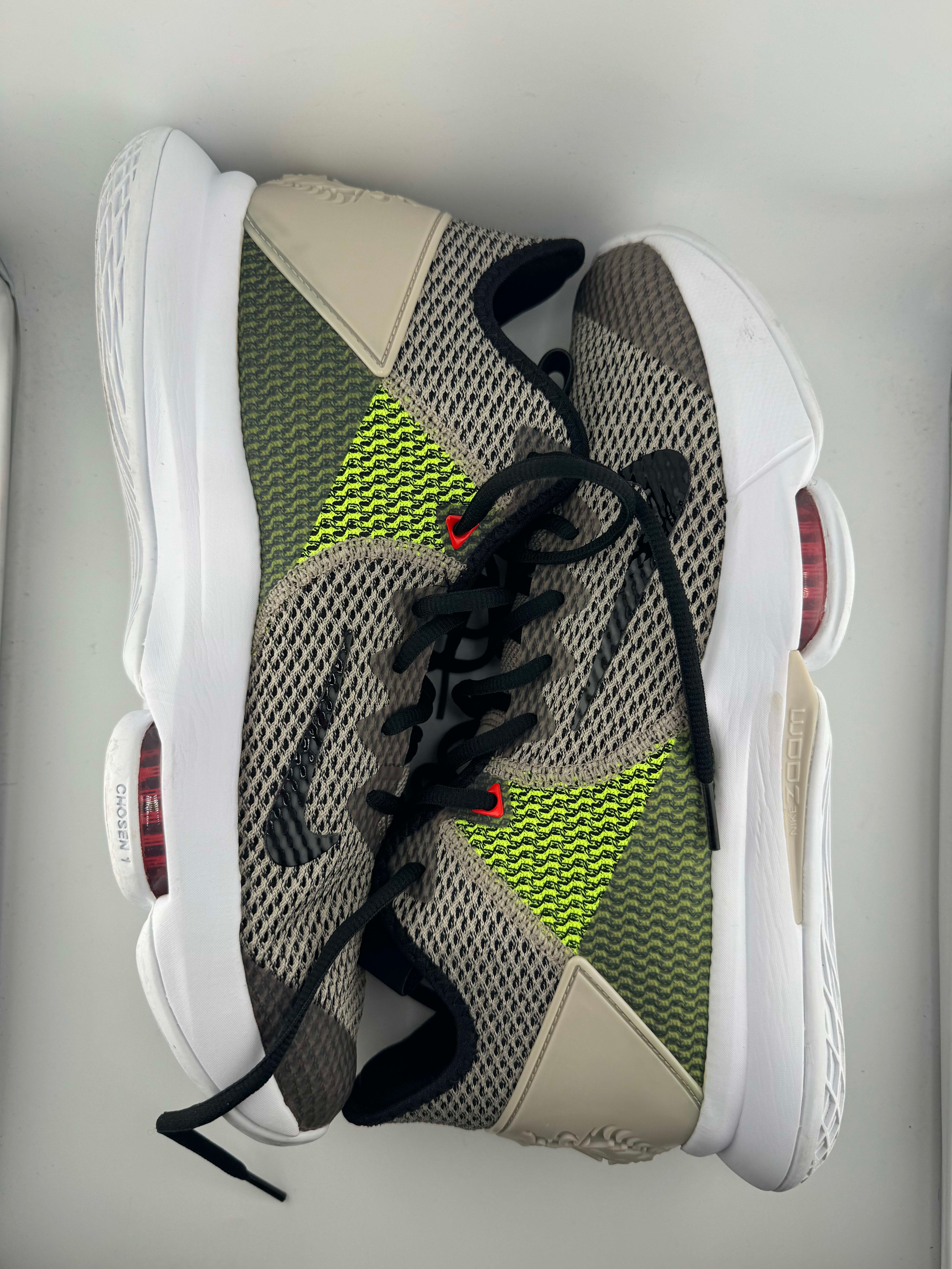 Nike Lebron 4 Witness String