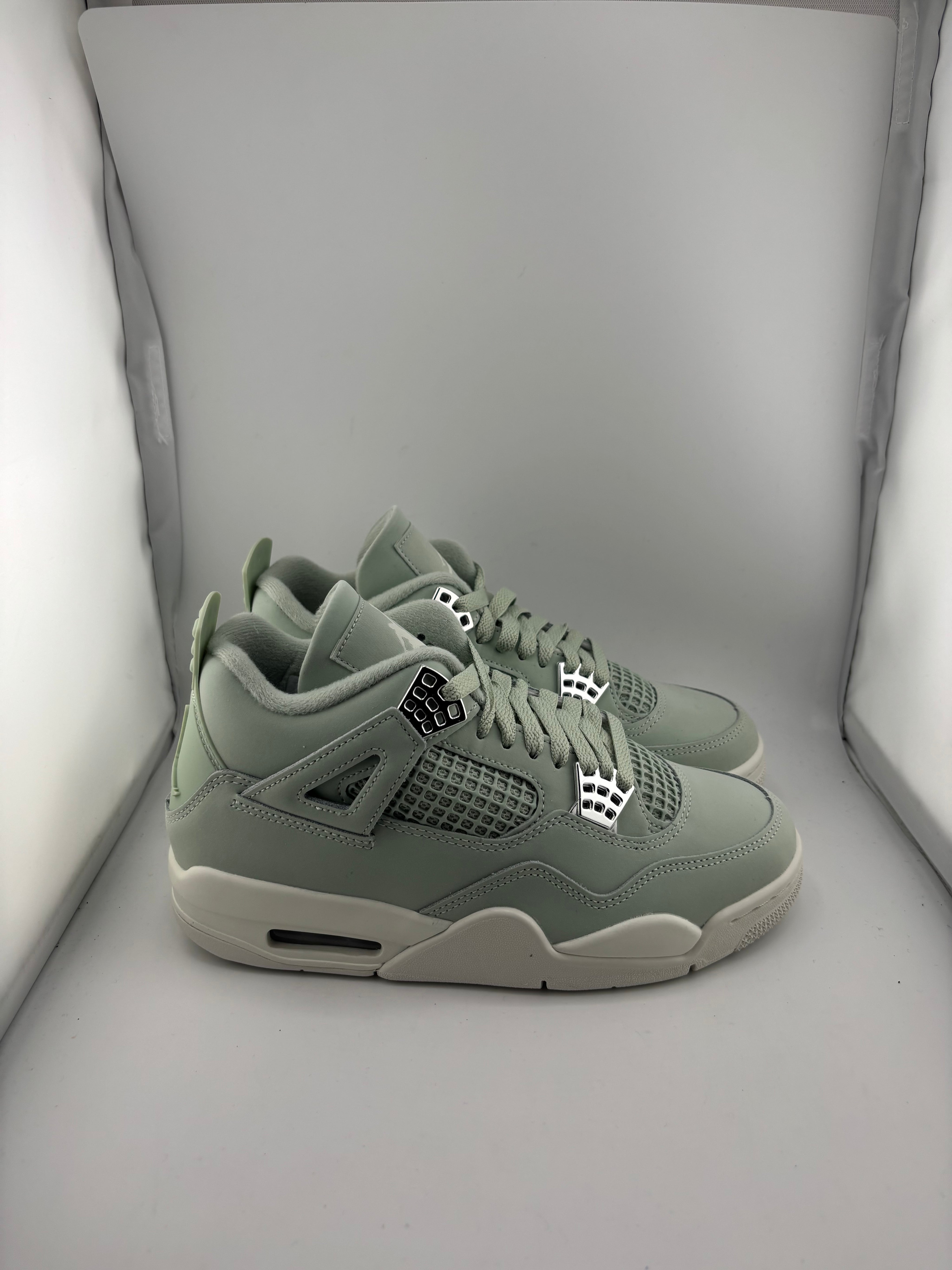 Jordan 4 Retro Abundance Seafoam Sail (Women's)