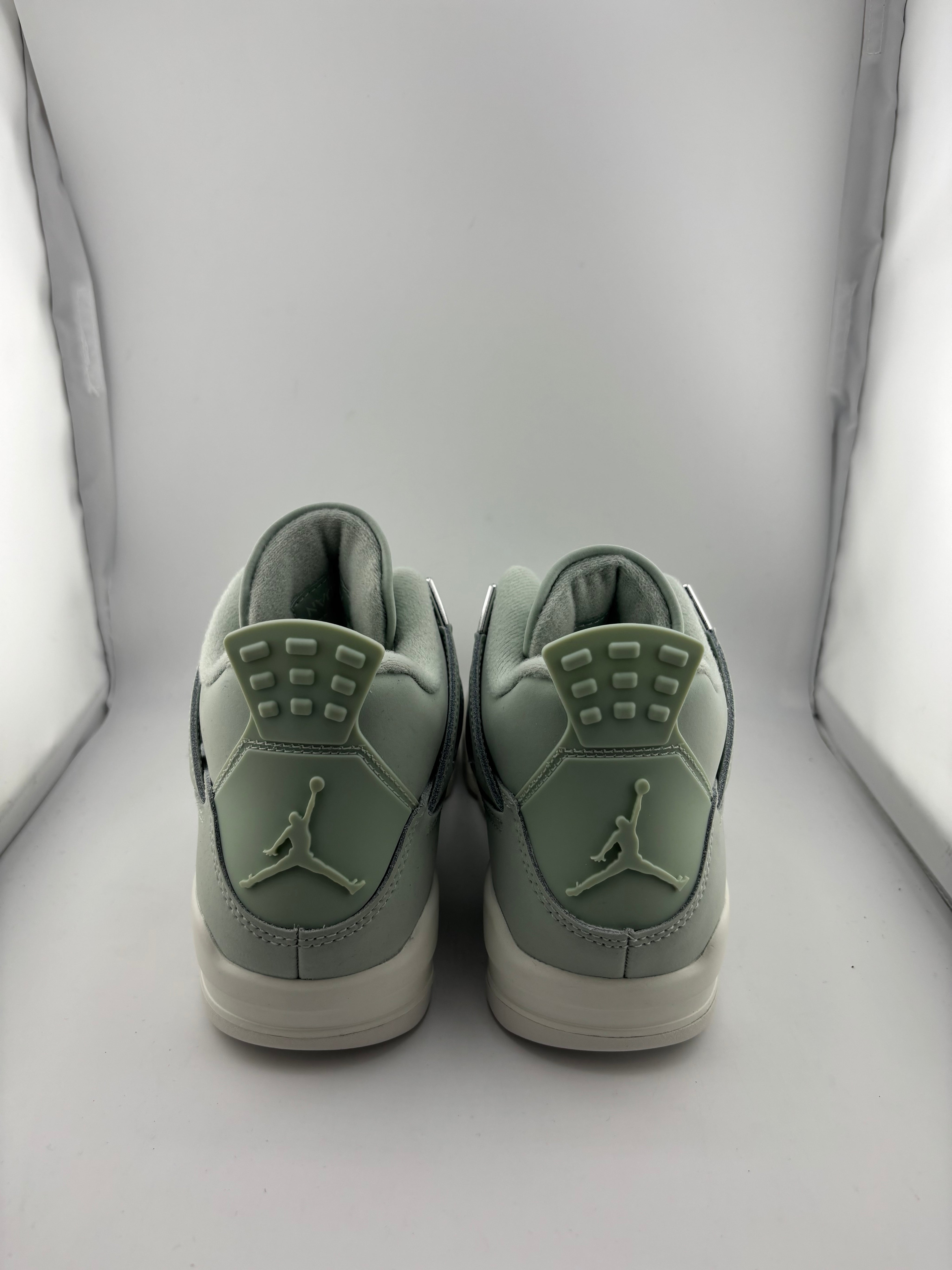 Jordan 4 Retro Abundance Seafoam Sail (Women's)
