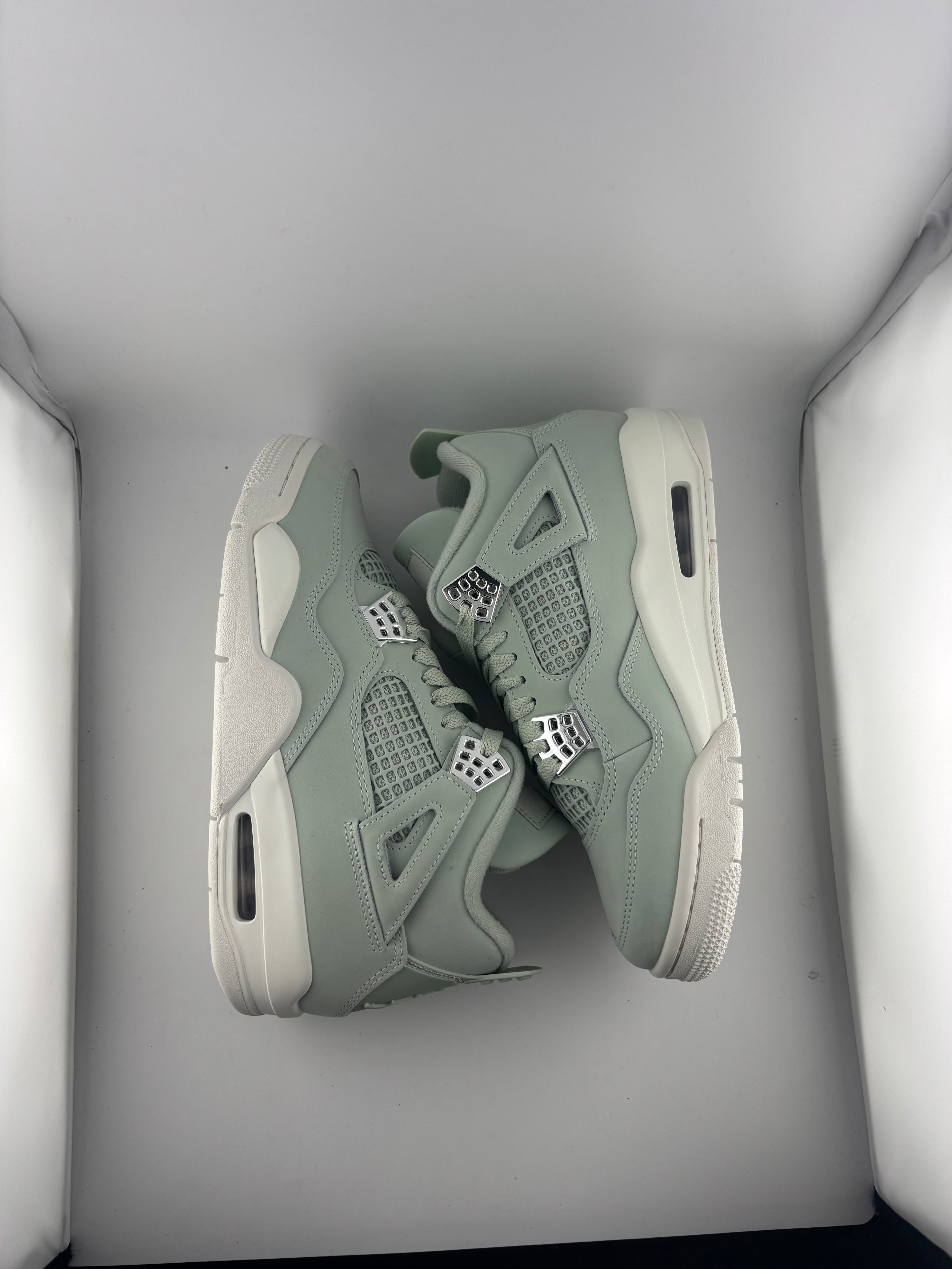 Jordan 4 Retro Abundance Seafoam Sail (Women's)