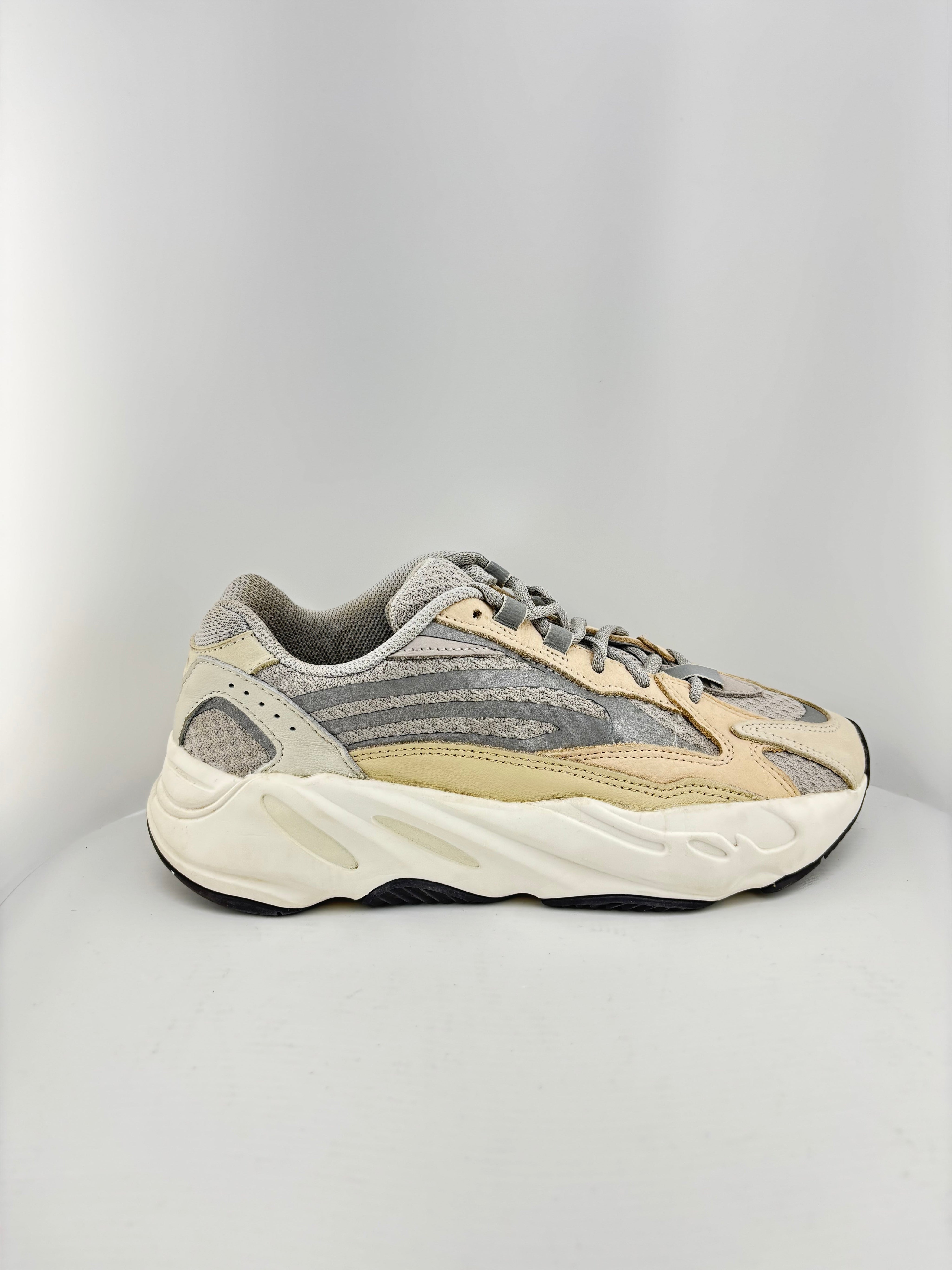 adidas Yeezy Boost 700 V2 Cream