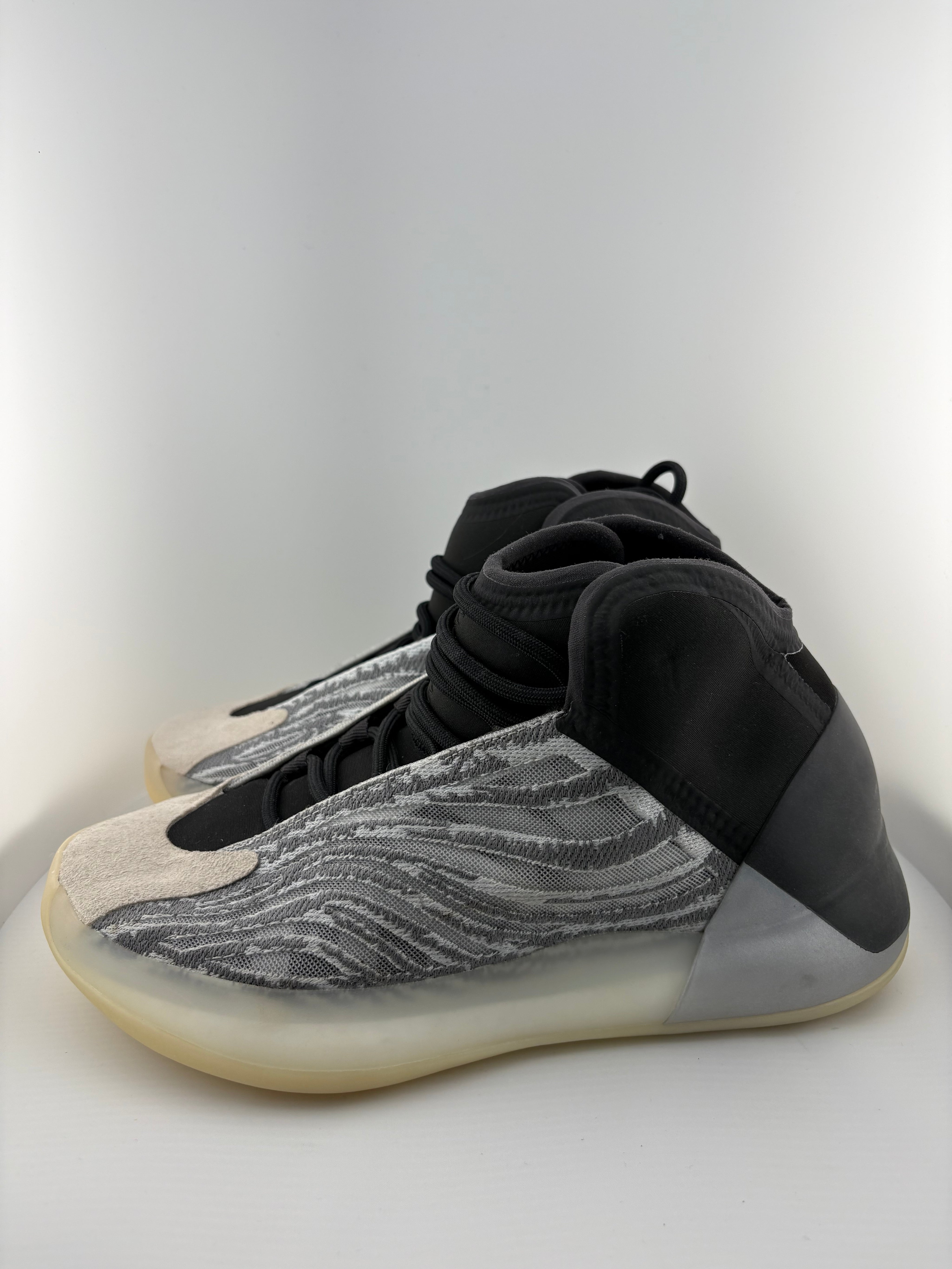 adidas Yeezy QNTM (Lifestyle Model)