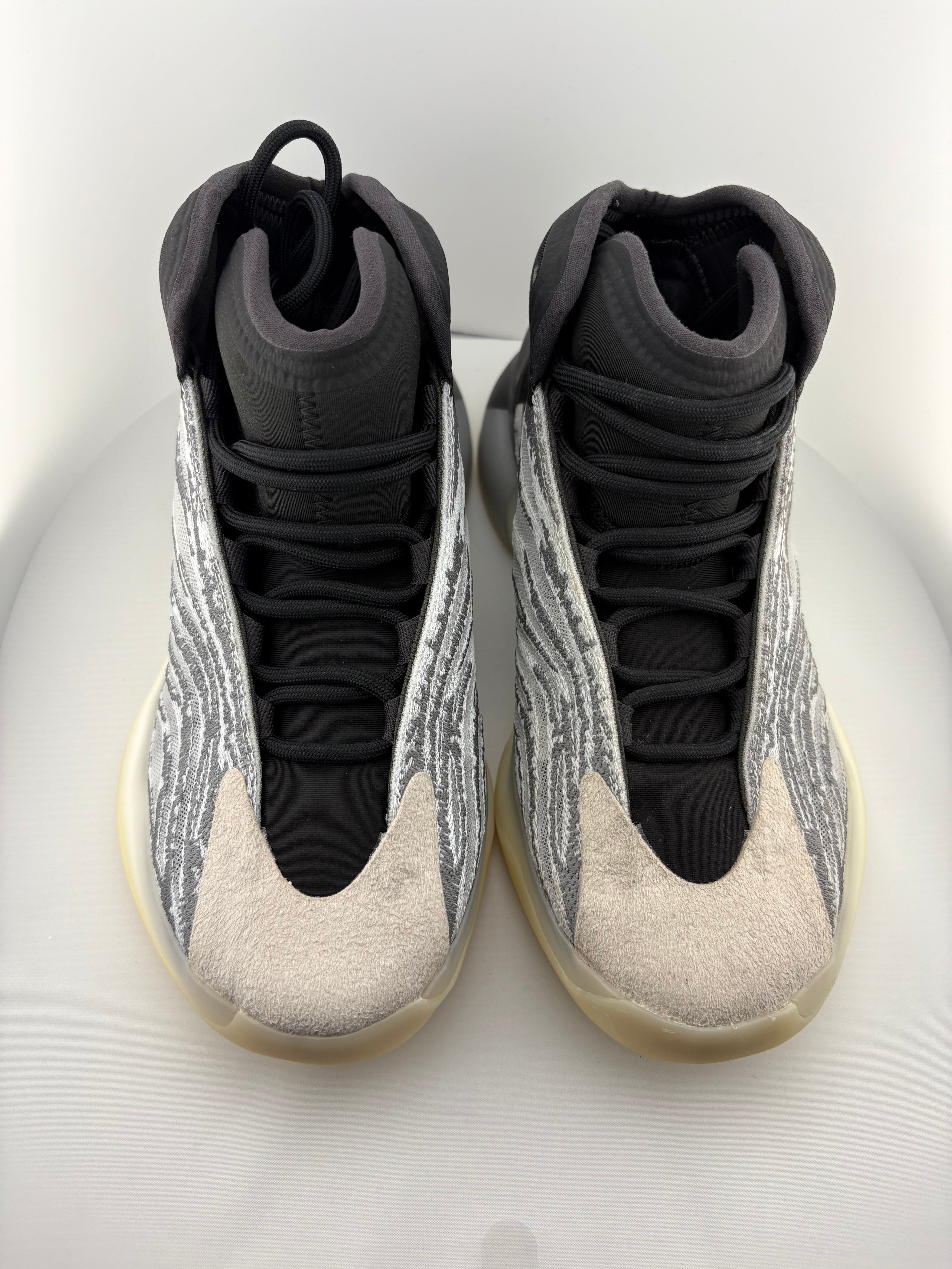 adidas Yeezy QNTM (Lifestyle Model)
