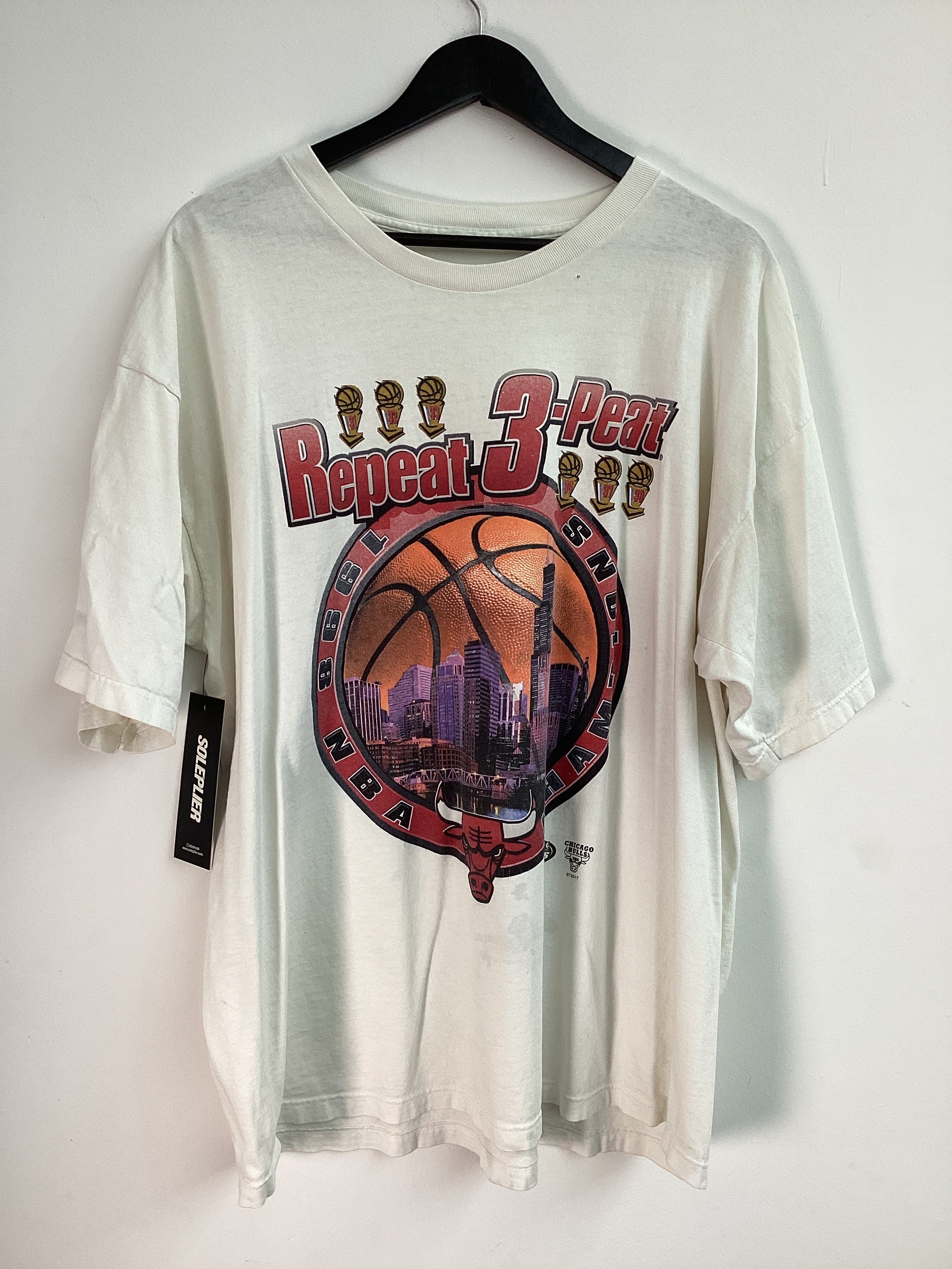 Vintage Bulls Repeat 3-Peat Tee White