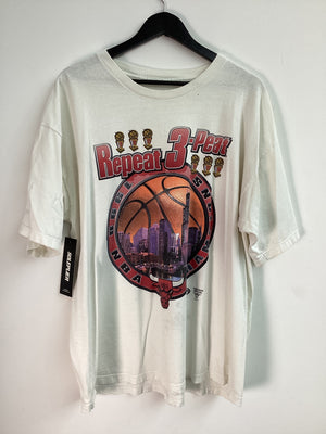 Vintage Bulls Repeat 3-Peat Tee White