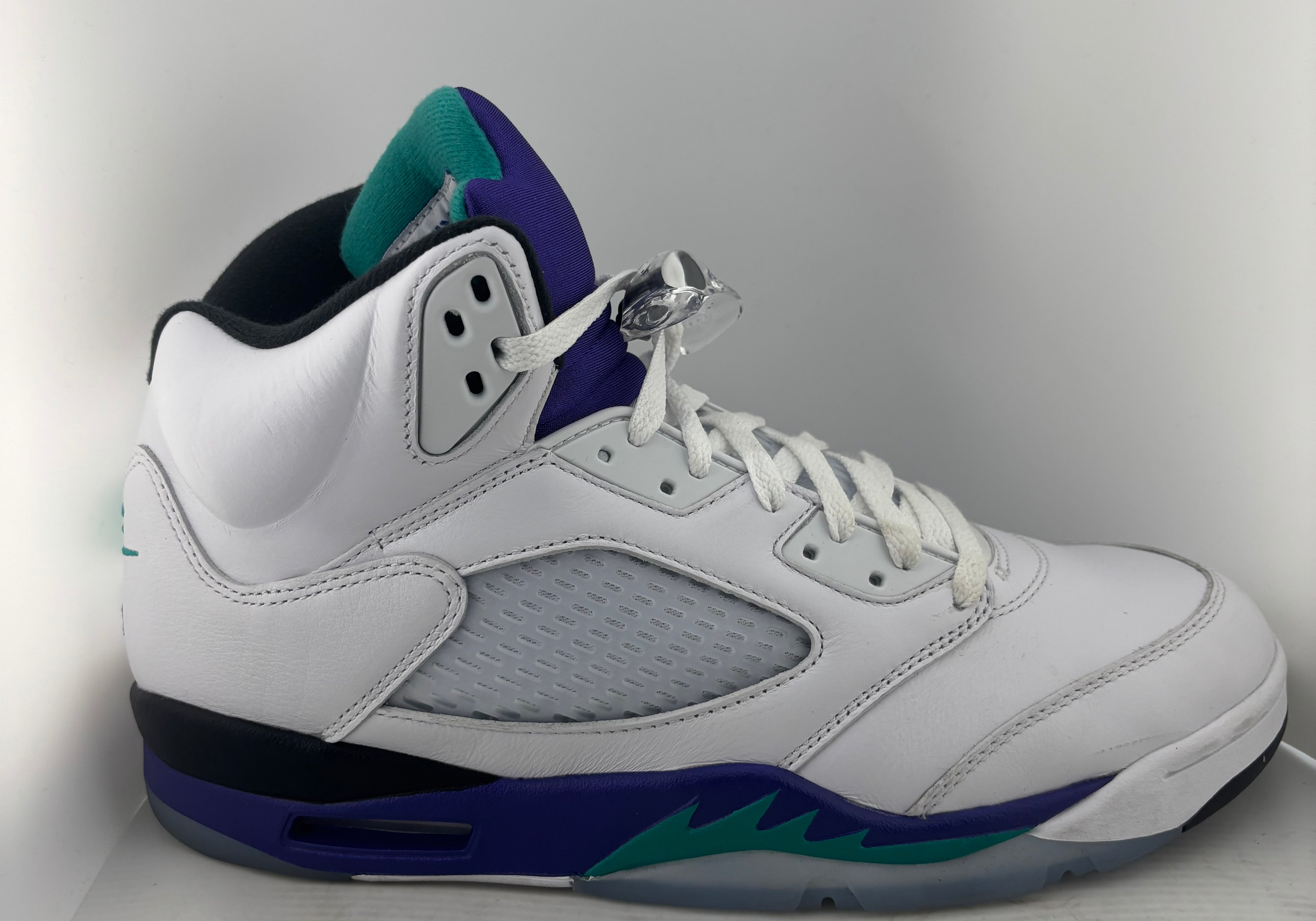 Jordan 5 Retro Grape (2025)
