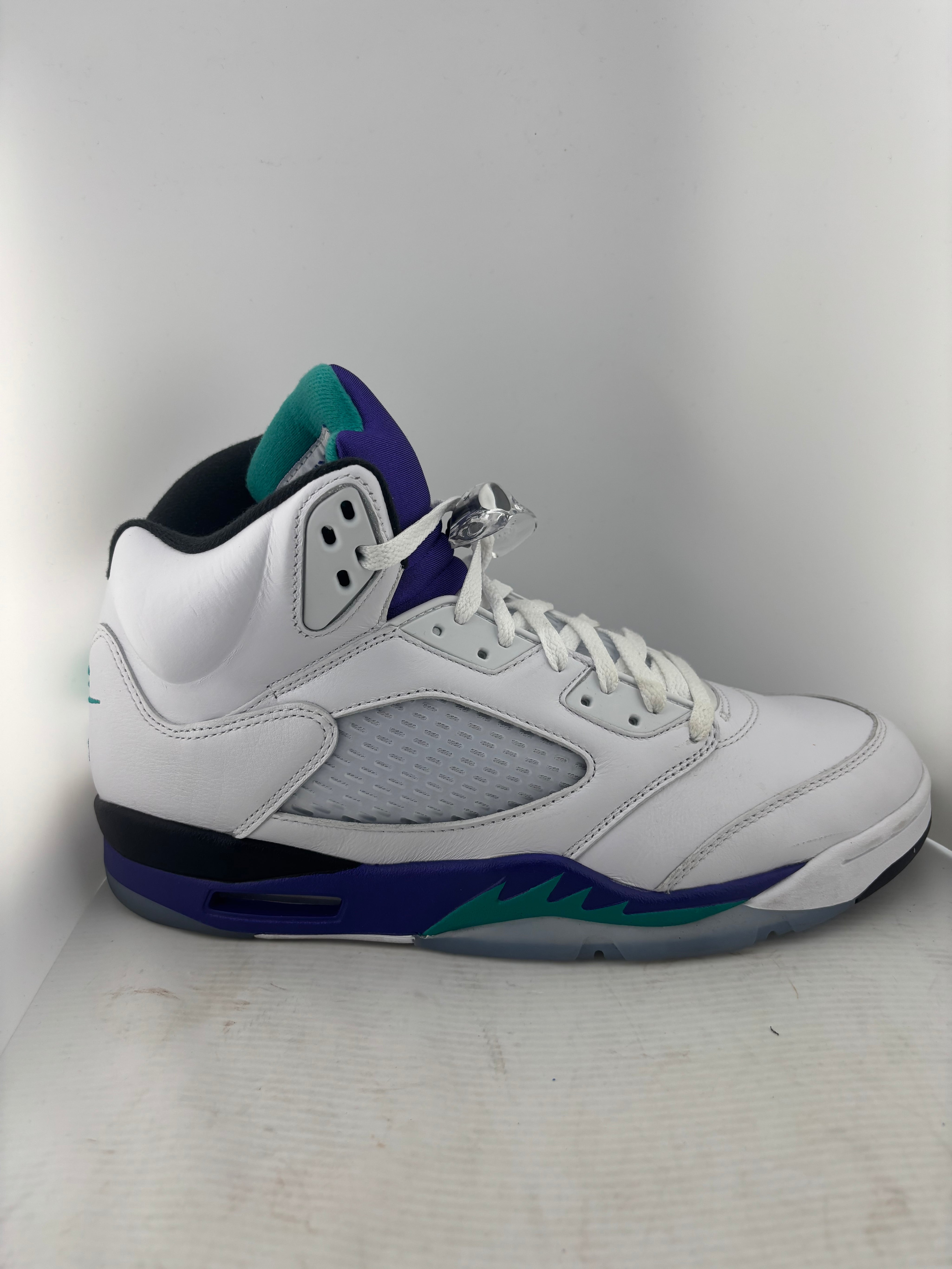 Jordan 5 Retro Grape (2025)