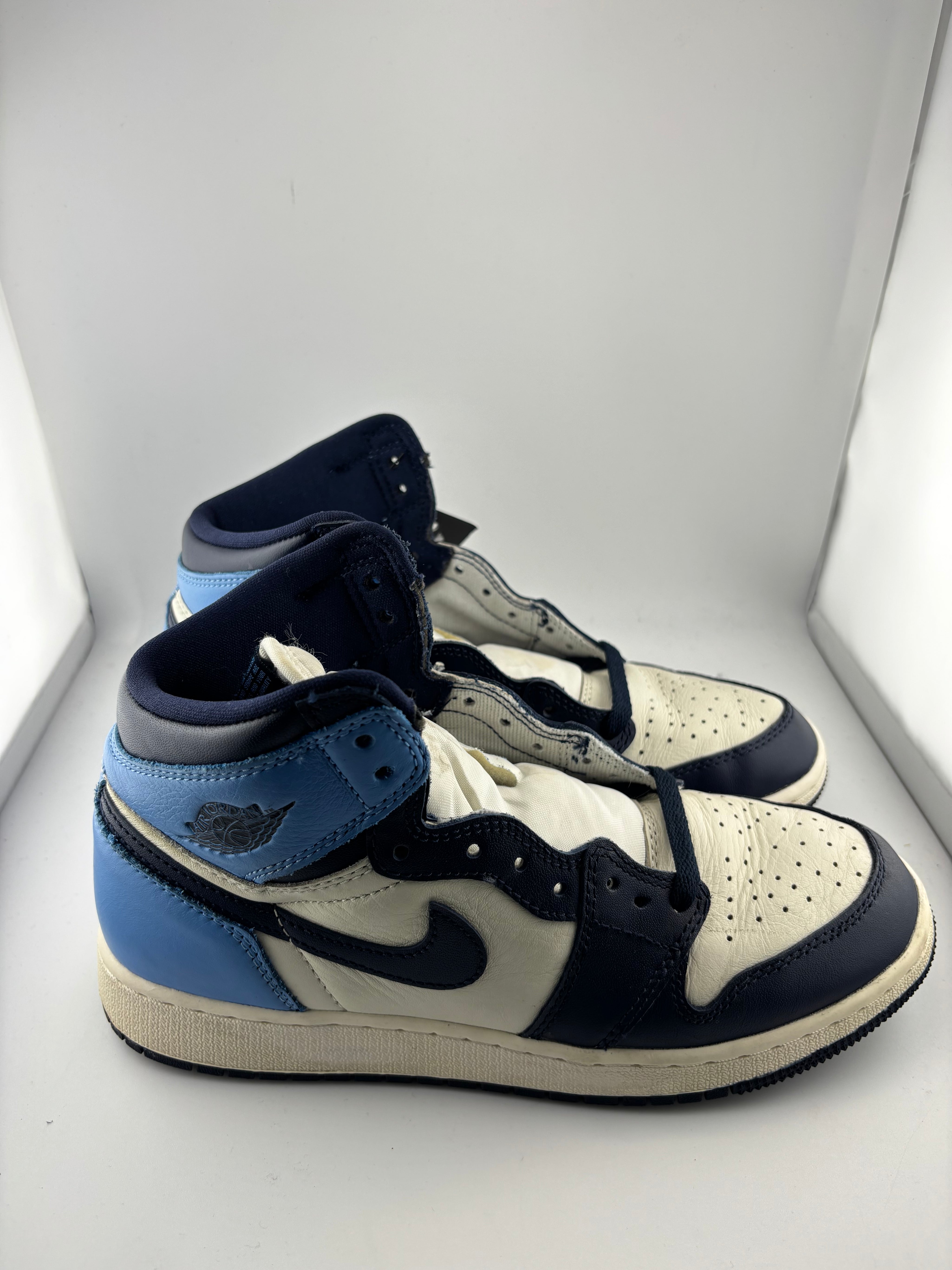 Jordan 1 Retro High Obsidian UNC